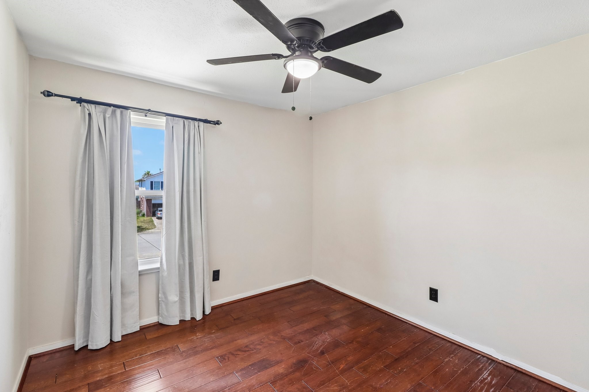 8807 Lacy Willow Court Property Photo 27