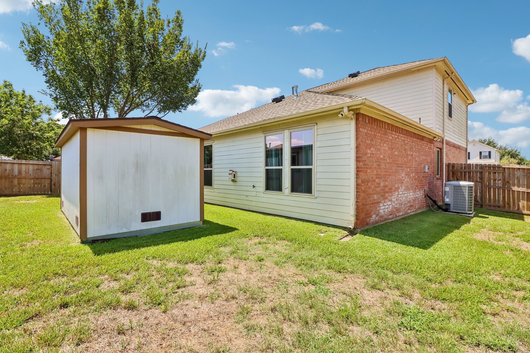 8807 Lacy Willow Court Property Photo 32