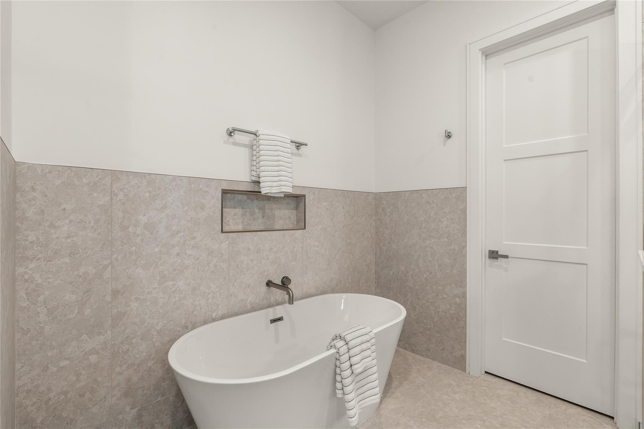 915 Lehman Street G Property Photo 11
