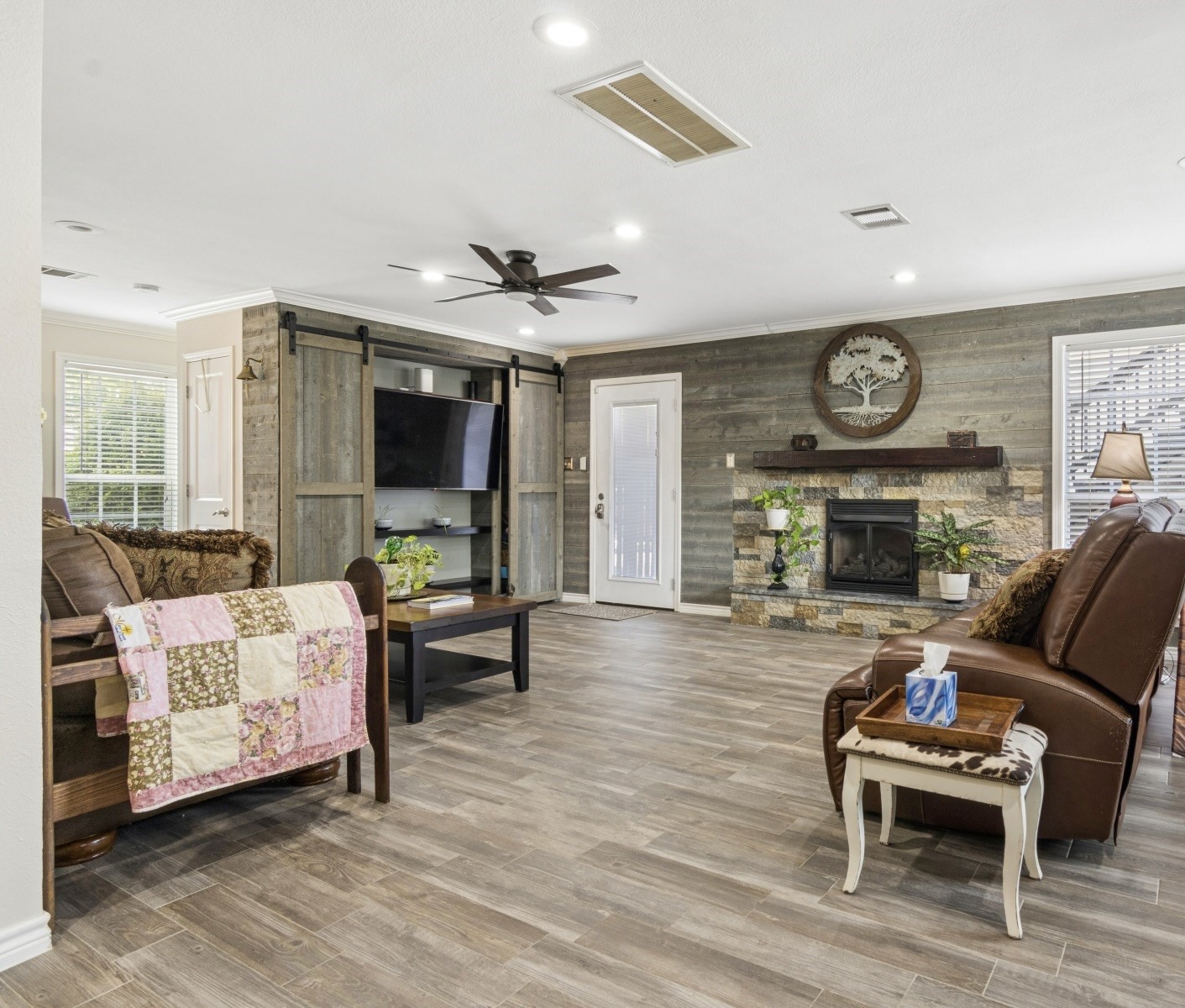 5443 Appleblossom Lane Property Photo 10