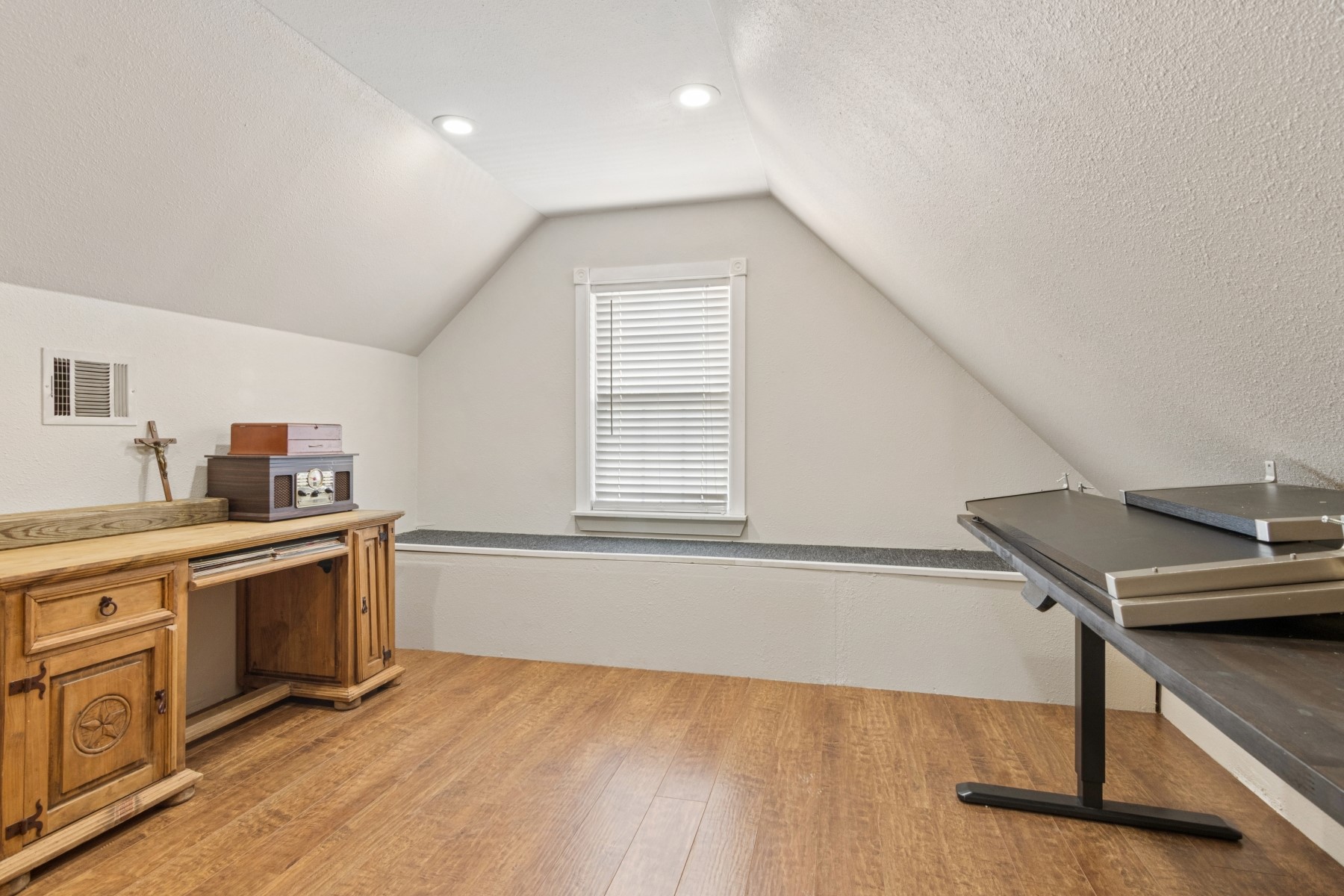 5443 Appleblossom Lane Property Photo 22