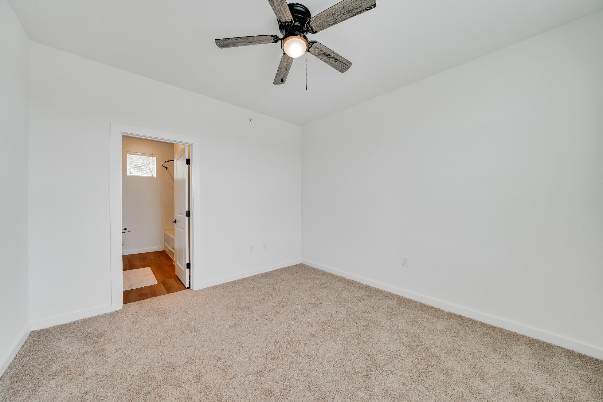 1601-421 Mustang Drive Property Photo 19
