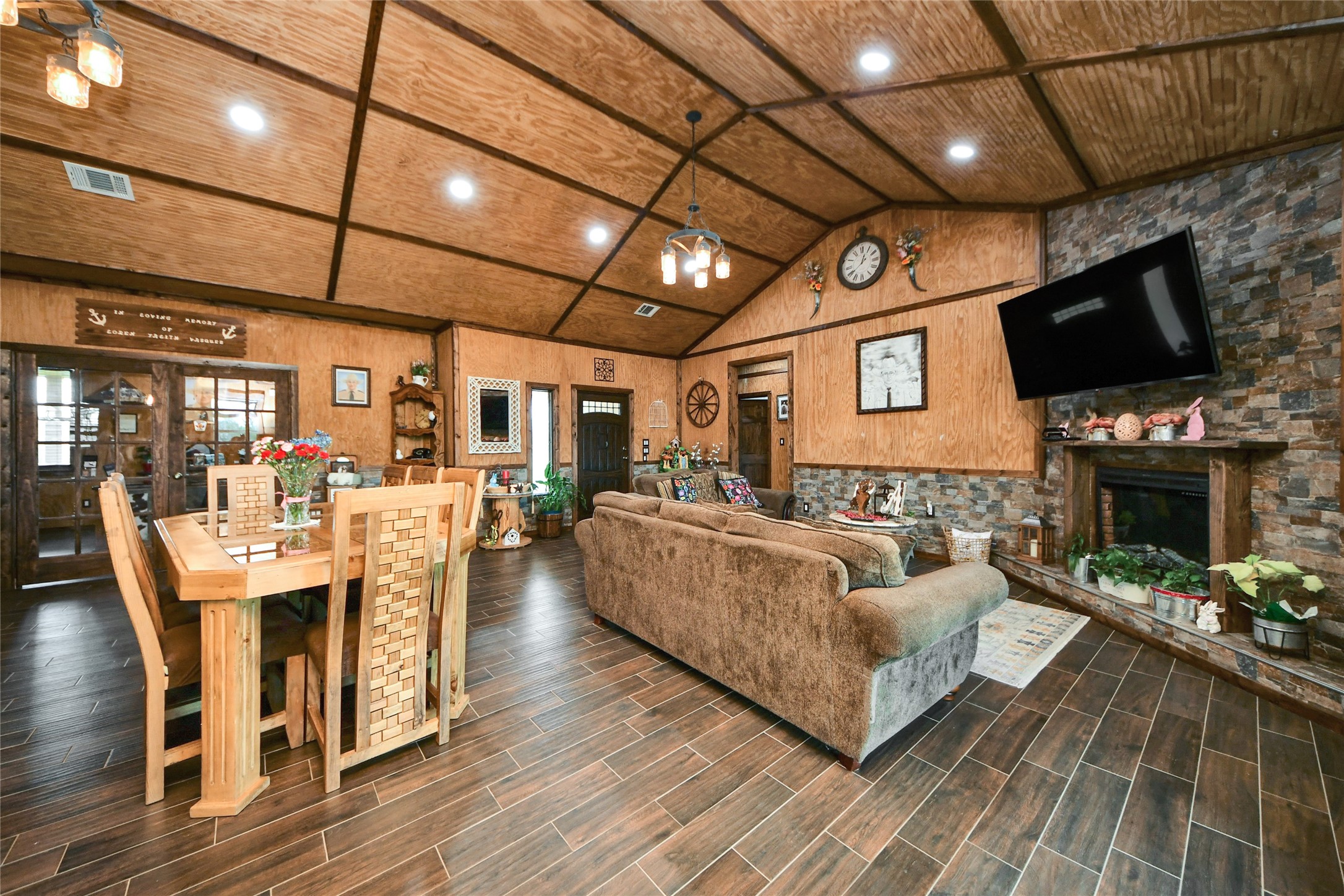 2217 Hartwell Road Property Photo 10