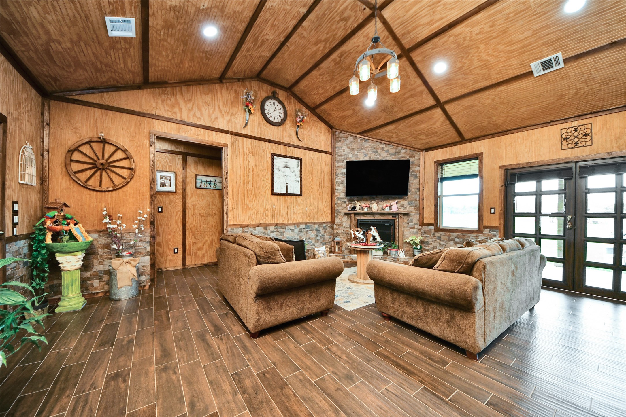 2217 Hartwell Road Property Photo 11