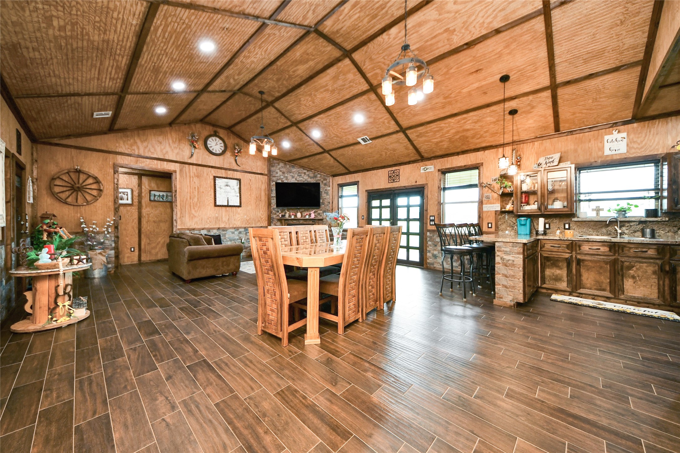 2217 Hartwell Road Property Photo 14
