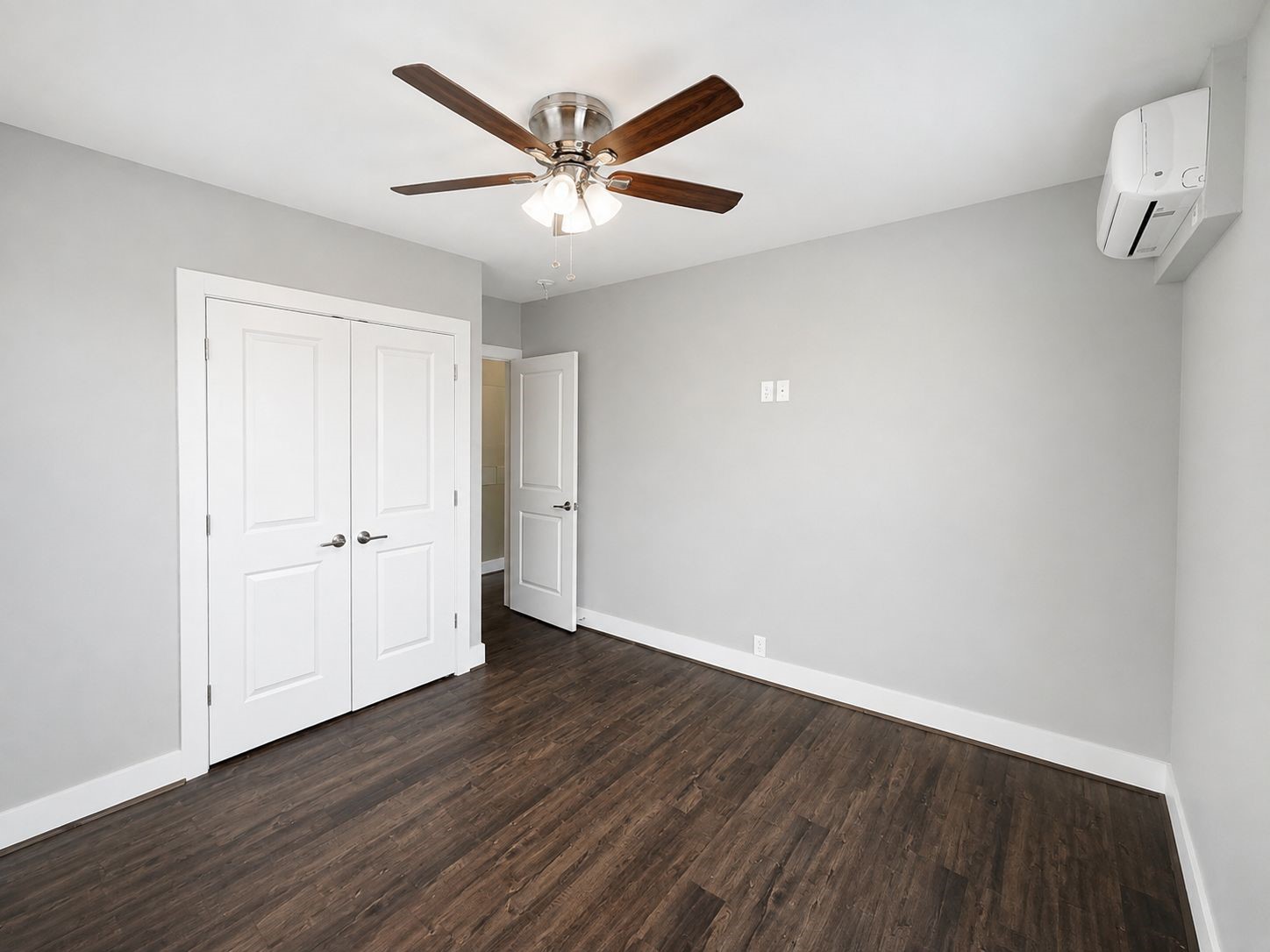 1624 Sealy 102 Property Photo 10