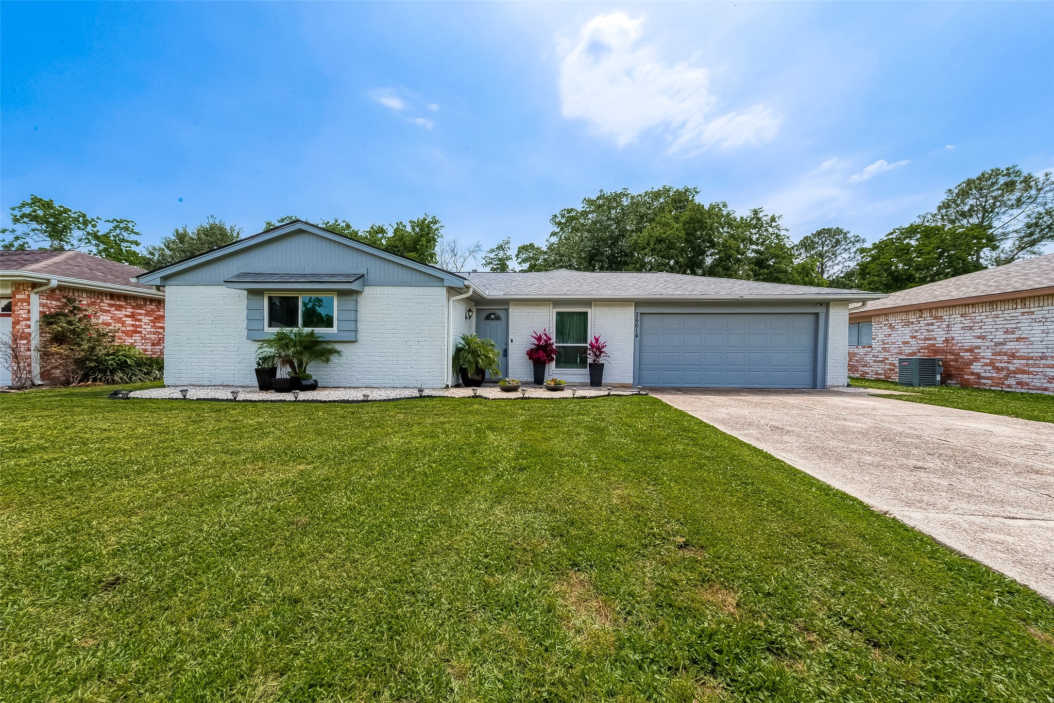16614 Forest Bend Avenue Property Photo 1