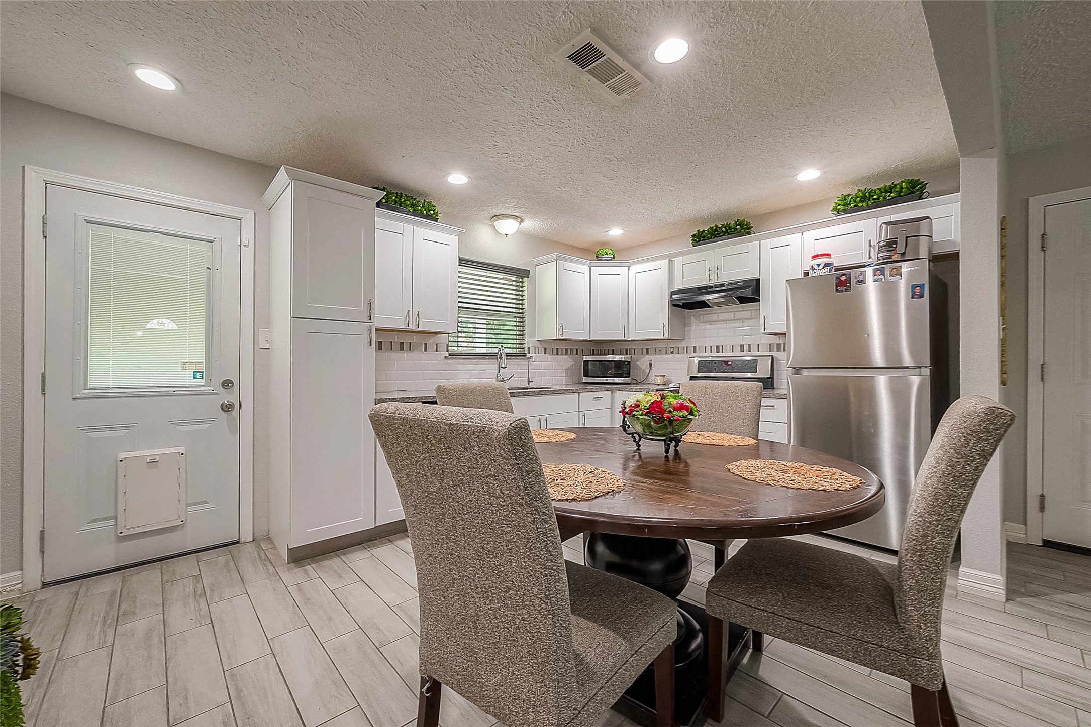 16614 Forest Bend Avenue Property Photo 12
