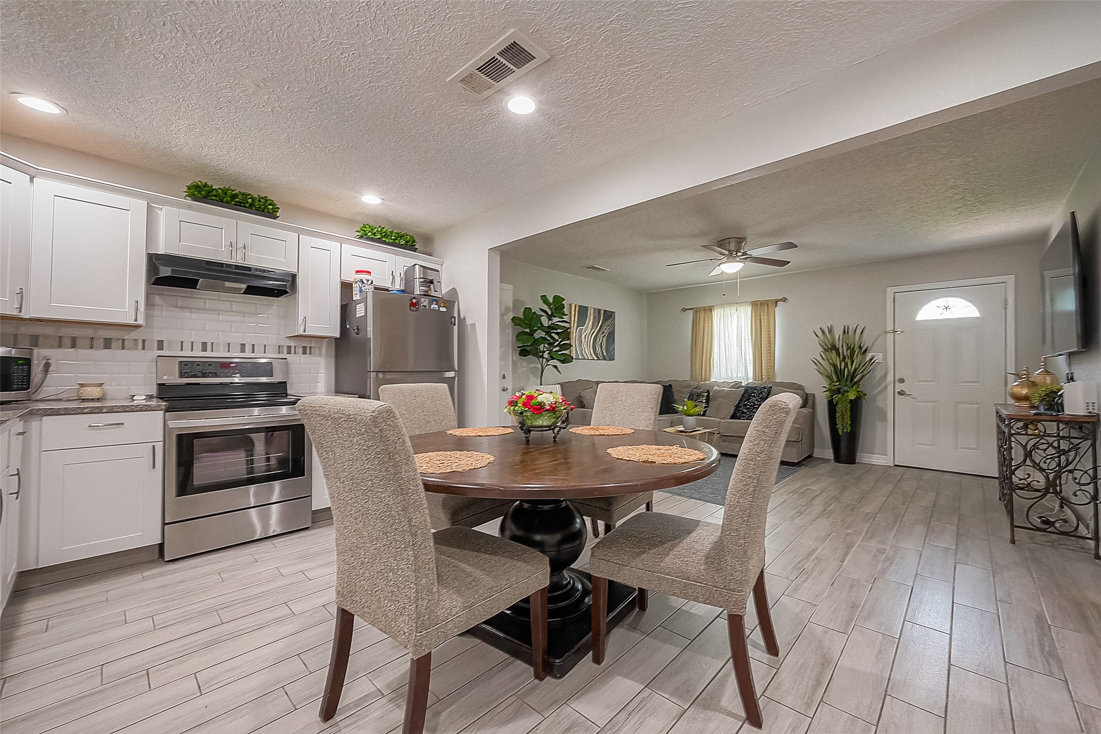 16614 Forest Bend Avenue Property Photo 13