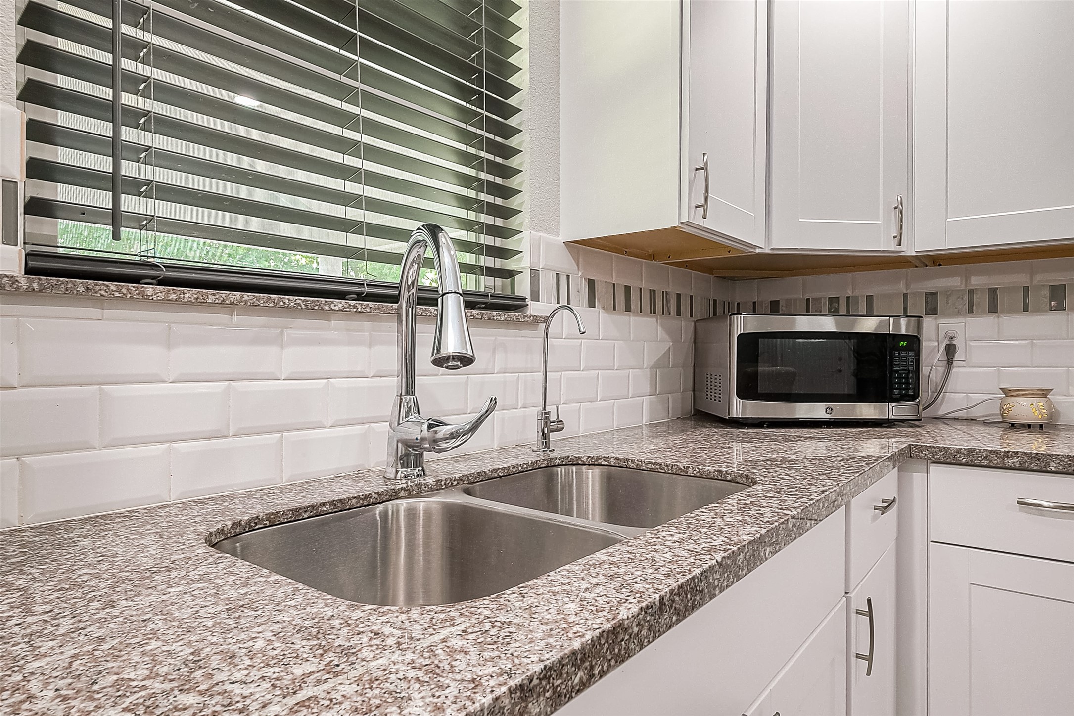16614 Forest Bend Avenue Property Photo 15