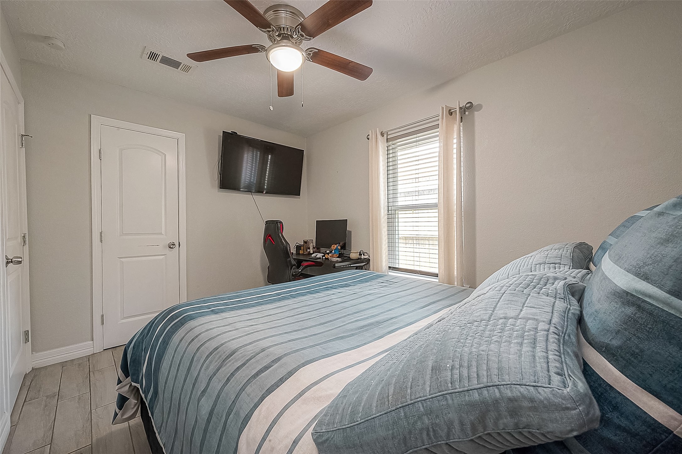 16614 Forest Bend Avenue Property Photo 23