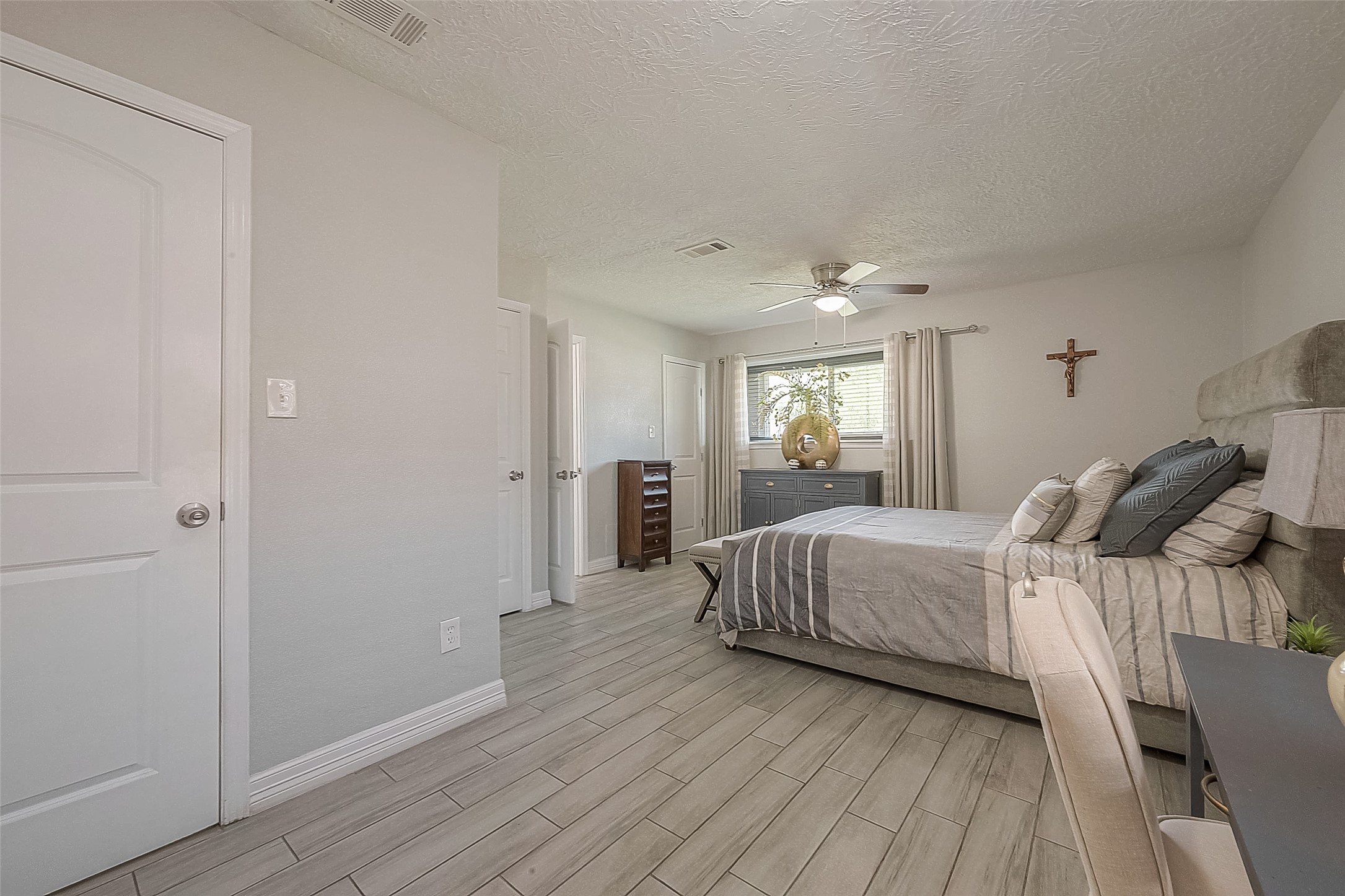 16614 Forest Bend Avenue Property Photo 29
