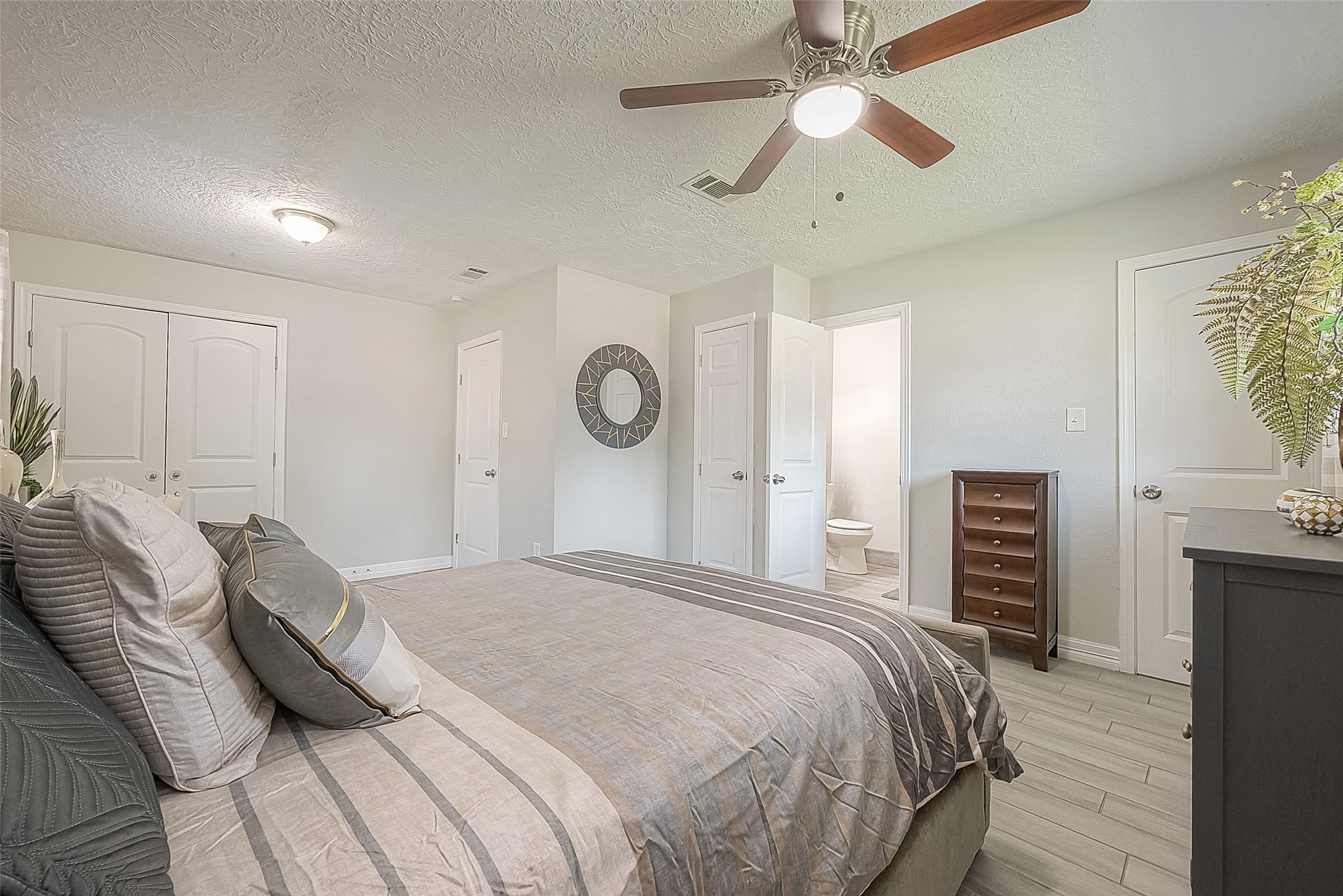 16614 Forest Bend Avenue Property Photo 32