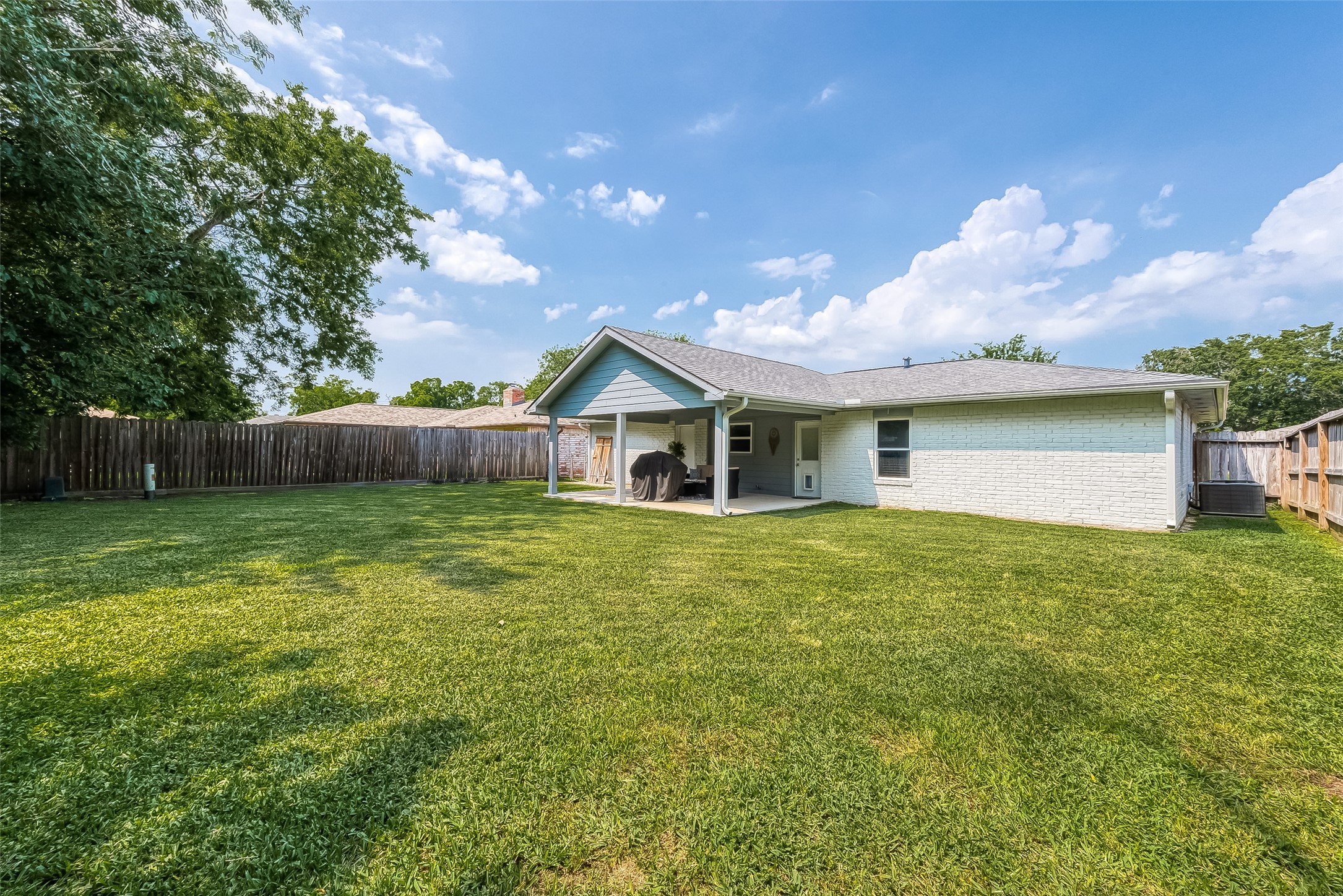 16614 Forest Bend Avenue Property Photo 36