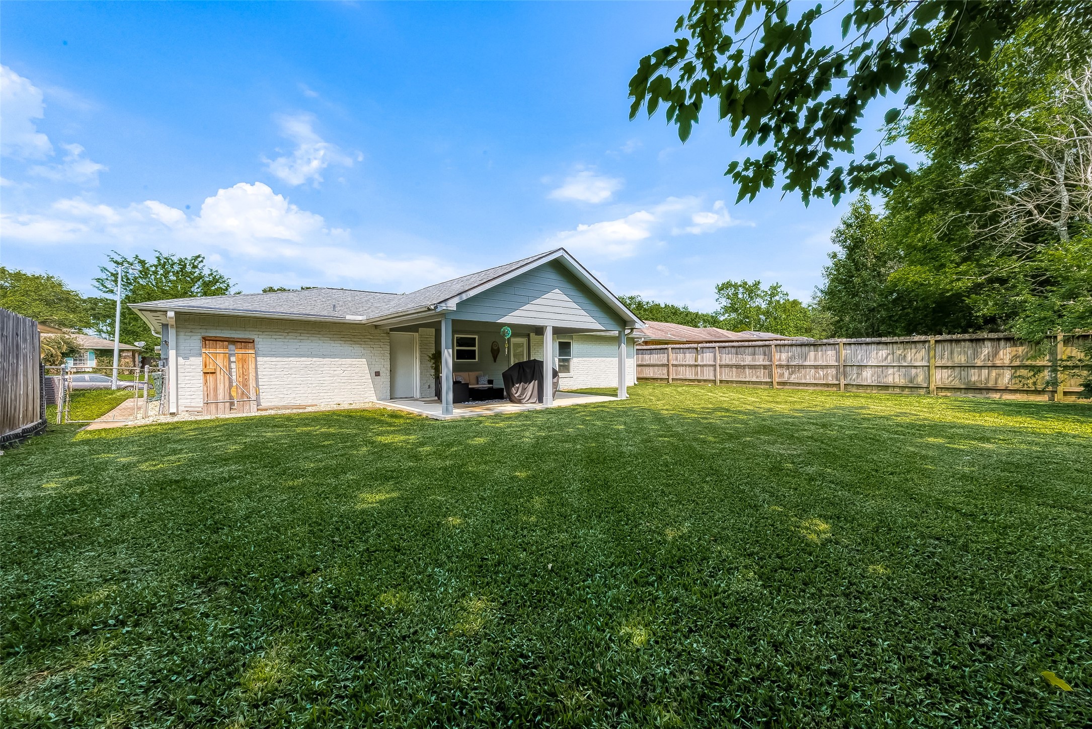 16614 Forest Bend Avenue Property Photo 40