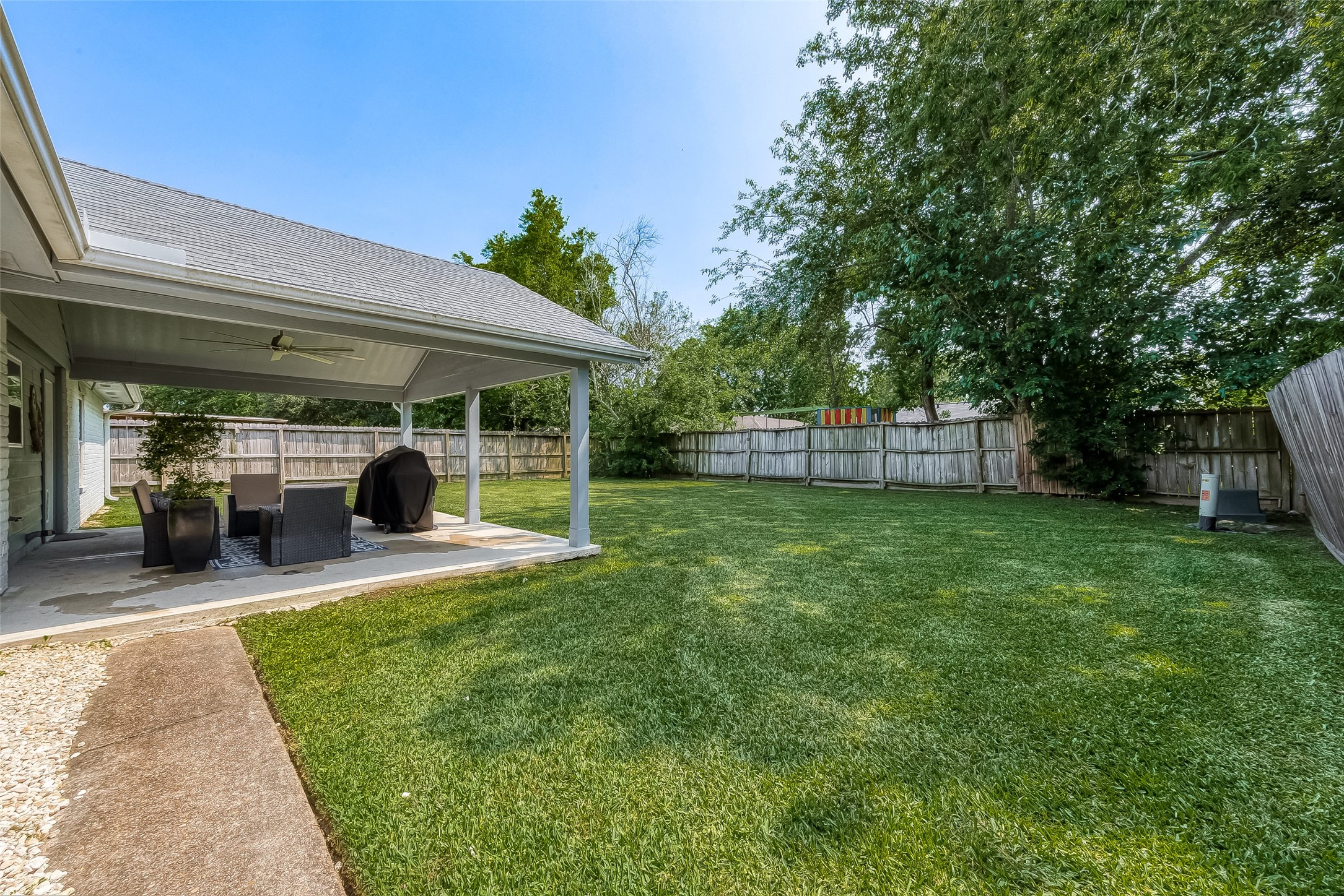 16614 Forest Bend Avenue Property Photo 42