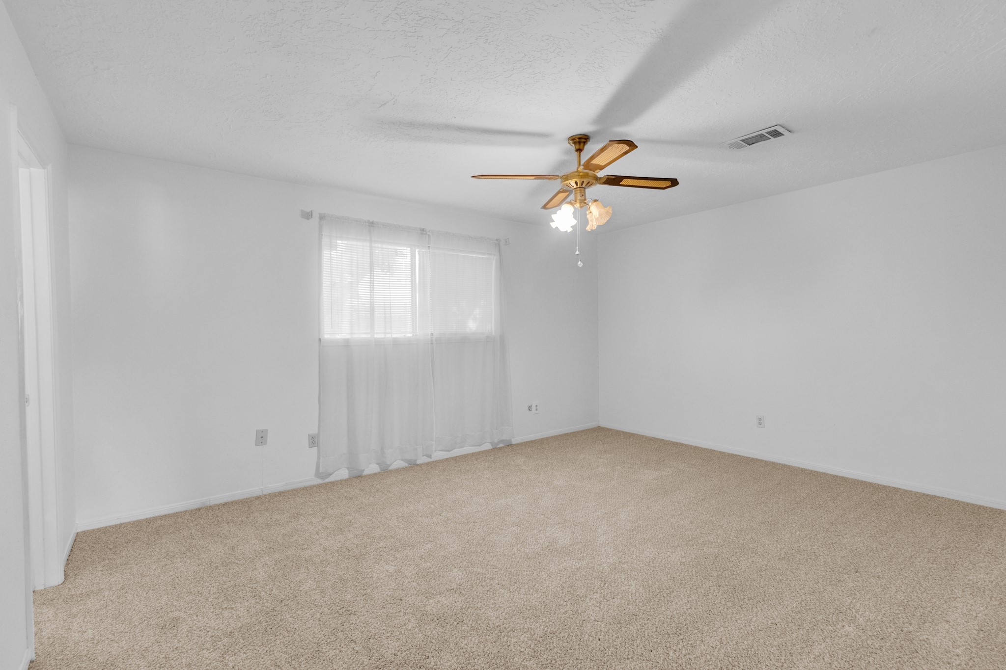 3203 Cherry Creek Drive Property Photo 6