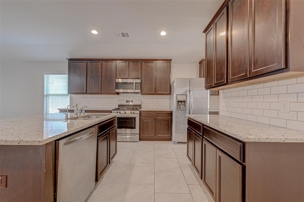2206 Mirror Ridge Court Property Photo 12