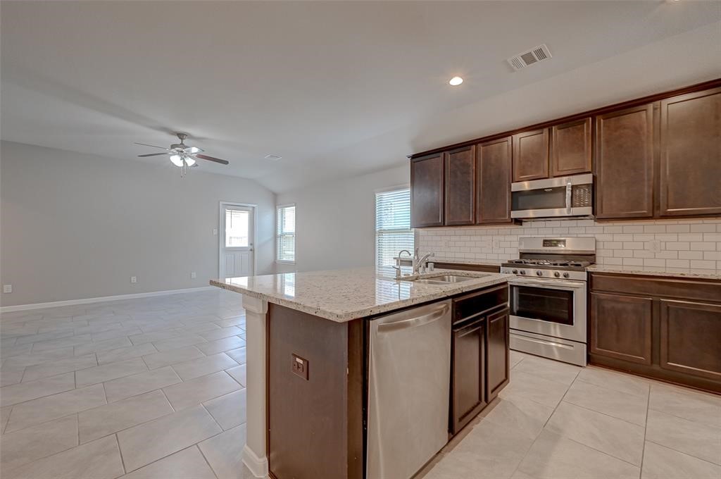 2206 Mirror Ridge Court Property Photo 13