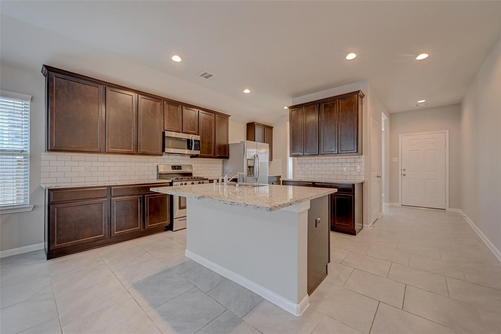 2206 Mirror Ridge Court Property Photo 14