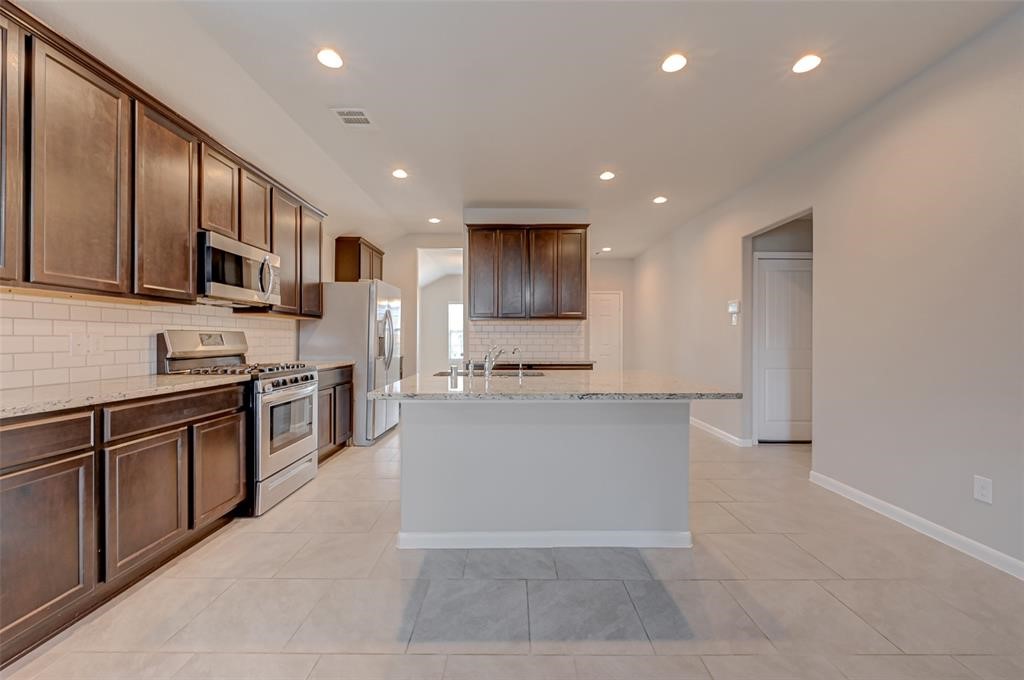 2206 Mirror Ridge Court Property Photo 15