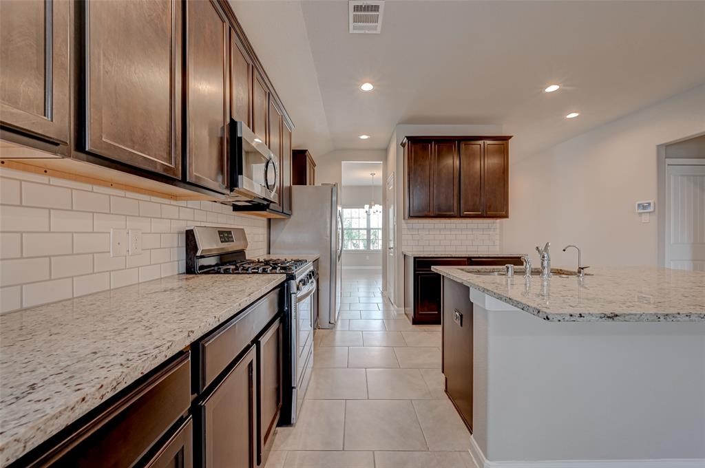 2206 Mirror Ridge Court Property Photo 16