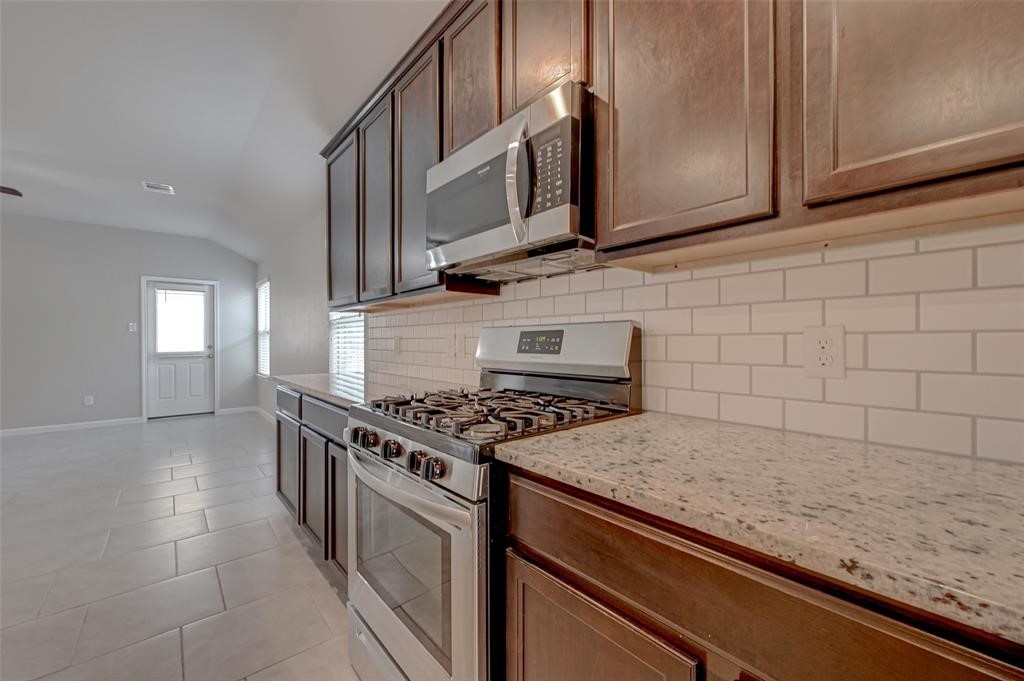 2206 Mirror Ridge Court Property Photo 17
