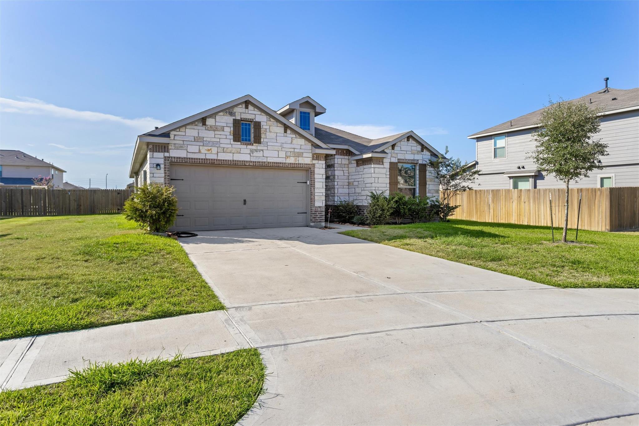 503 Turtle Dove Drive, Sealy Tx 77474 Property Photo 3
