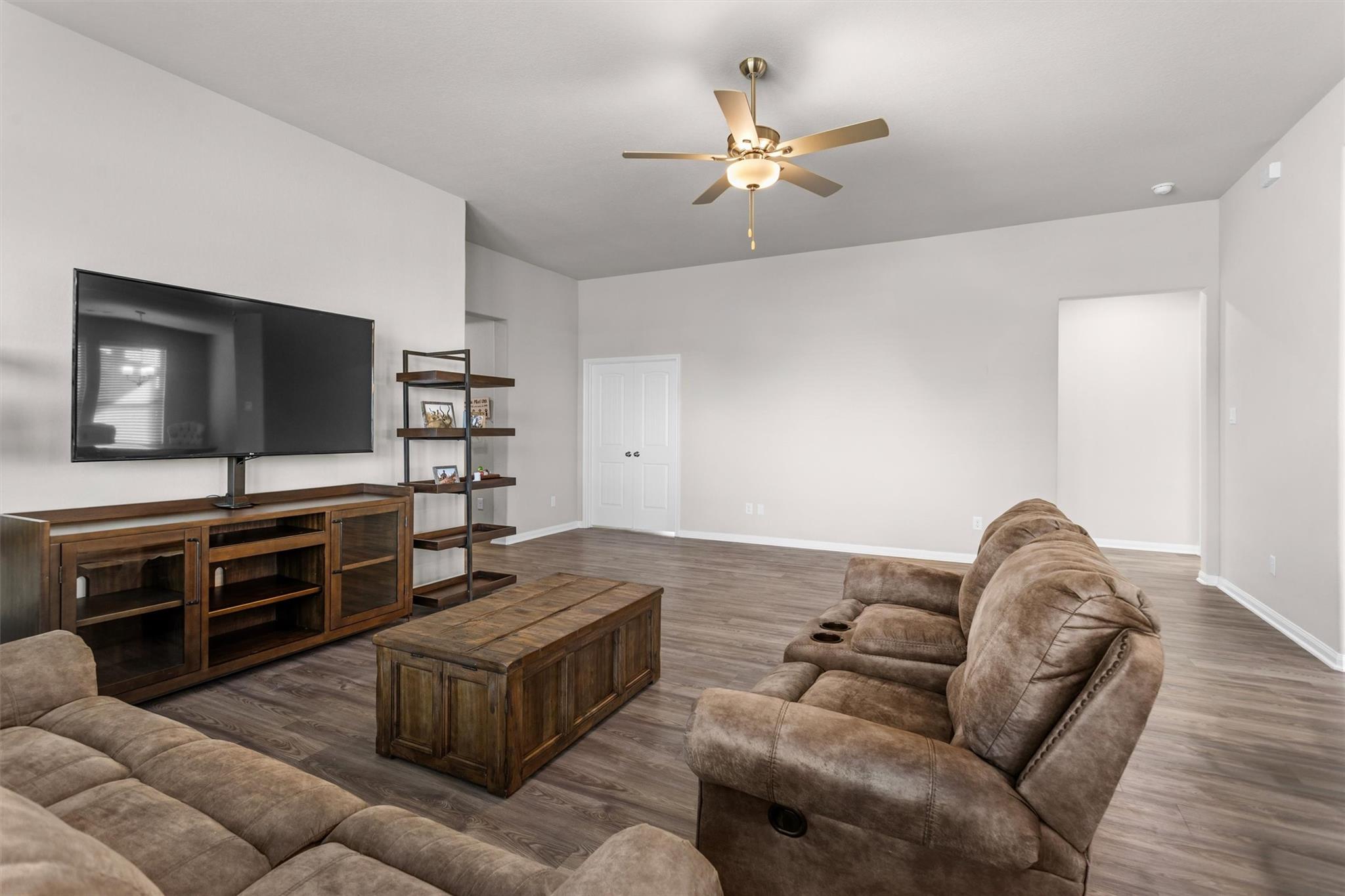 503 Turtle Dove Drive, Sealy Tx 77474 Property Photo 13