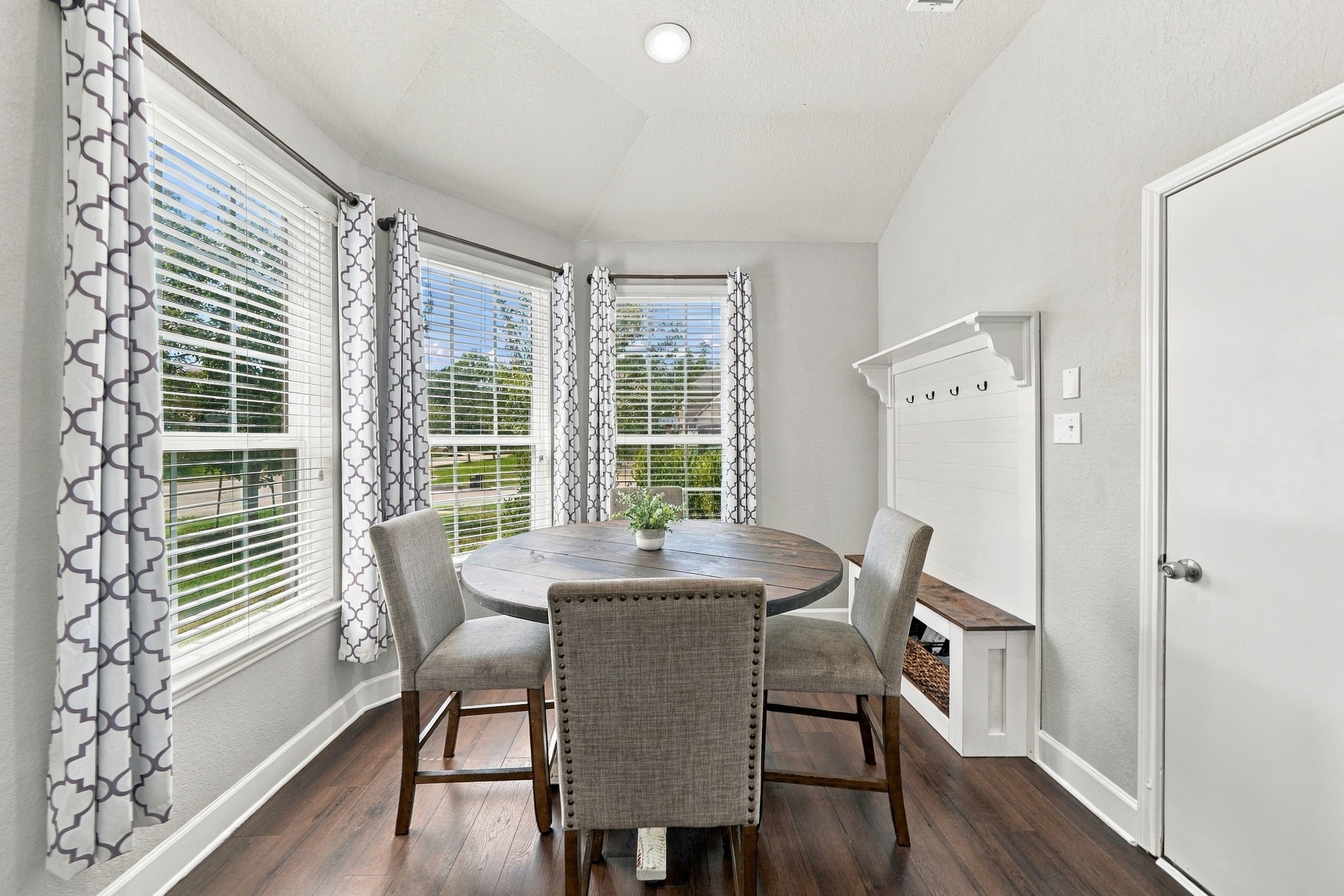 3406 Coopers Ridge Way Property Photo 4