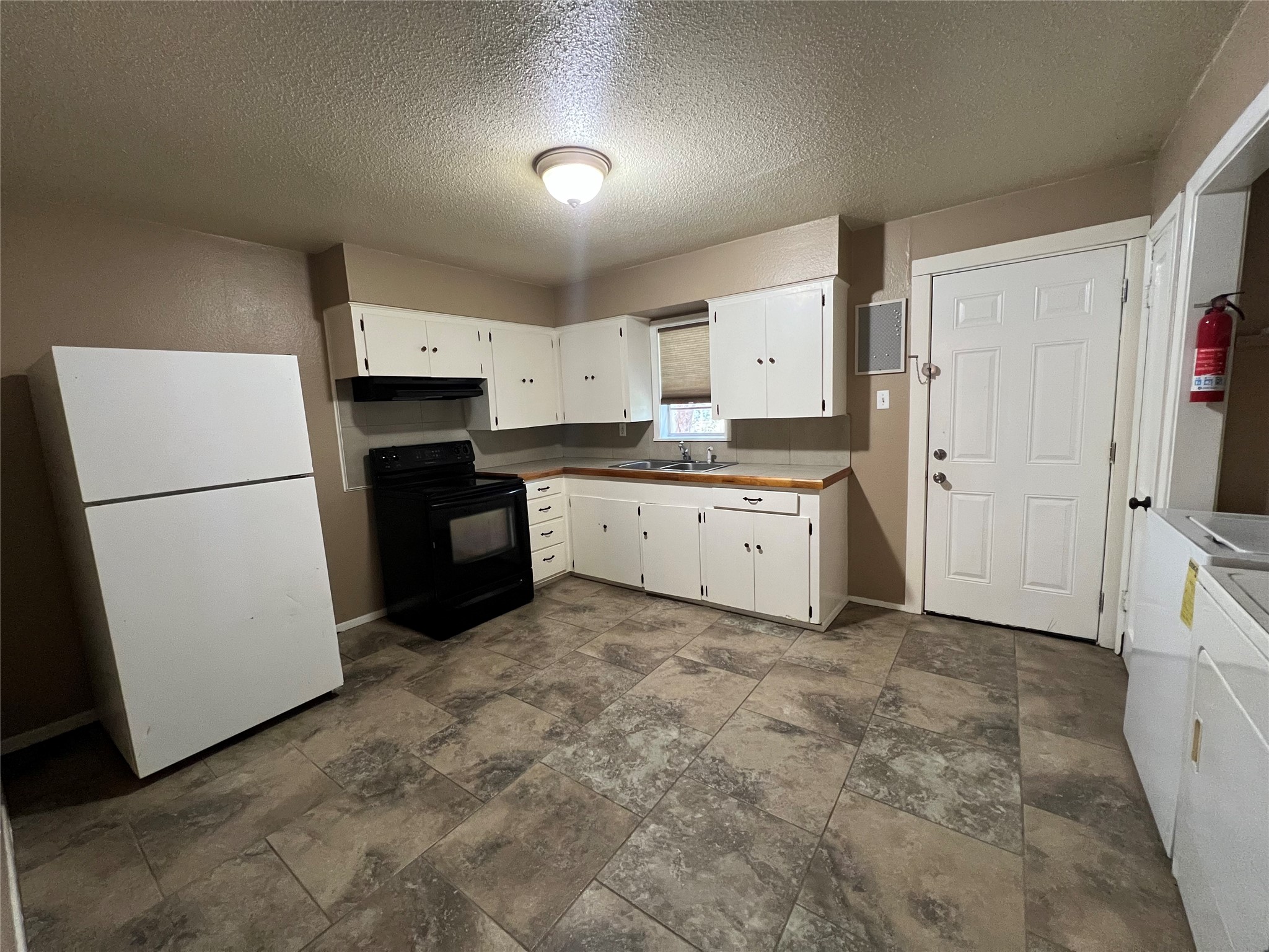 1026 Meyer Street Property Photo 5
