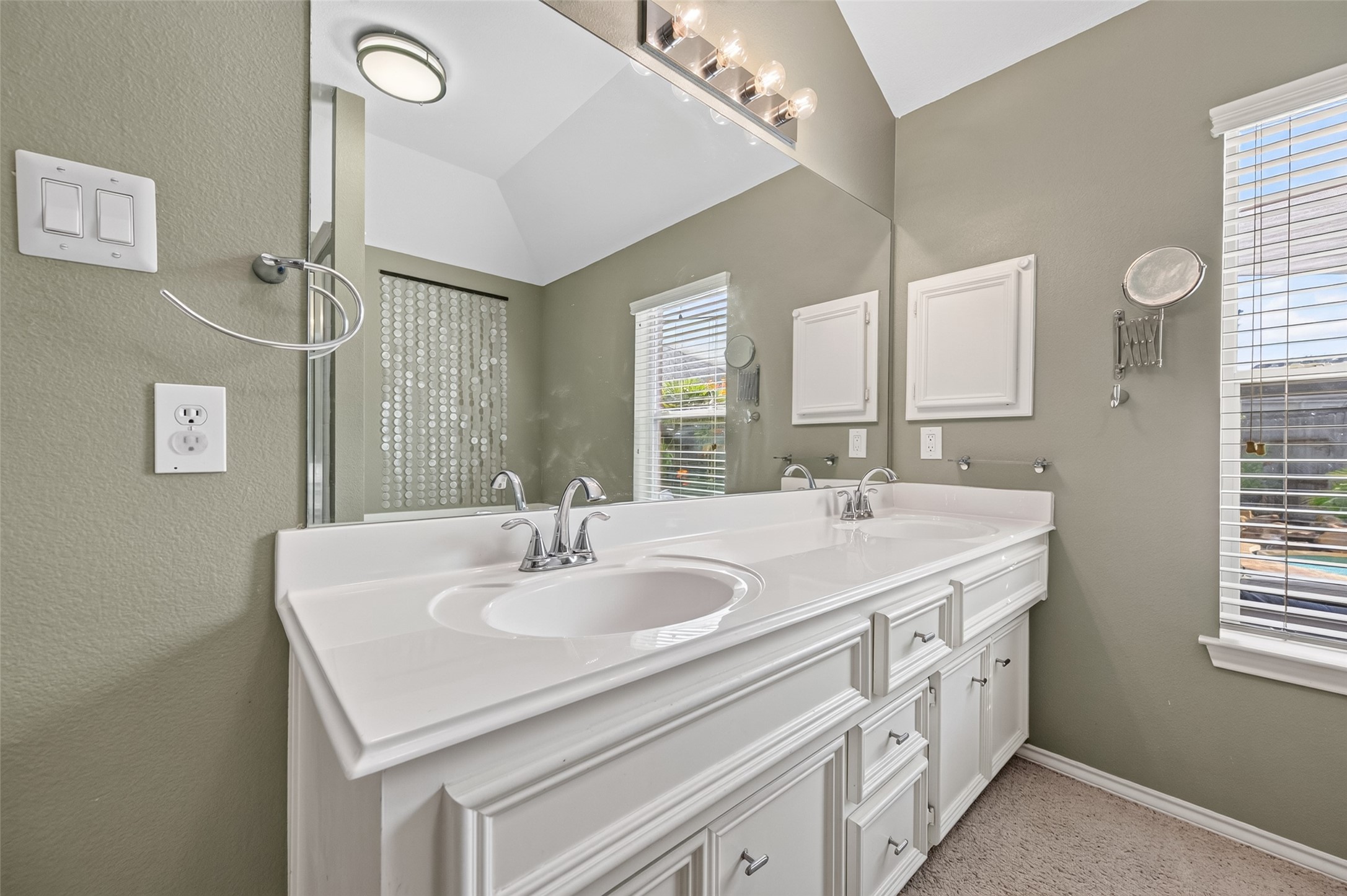 1711 Red Lake Court Property Photo 34