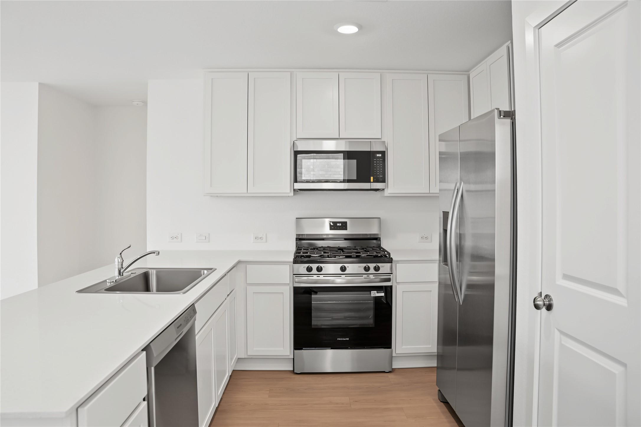 16819 Spotted Oak Dr Property Photo 3