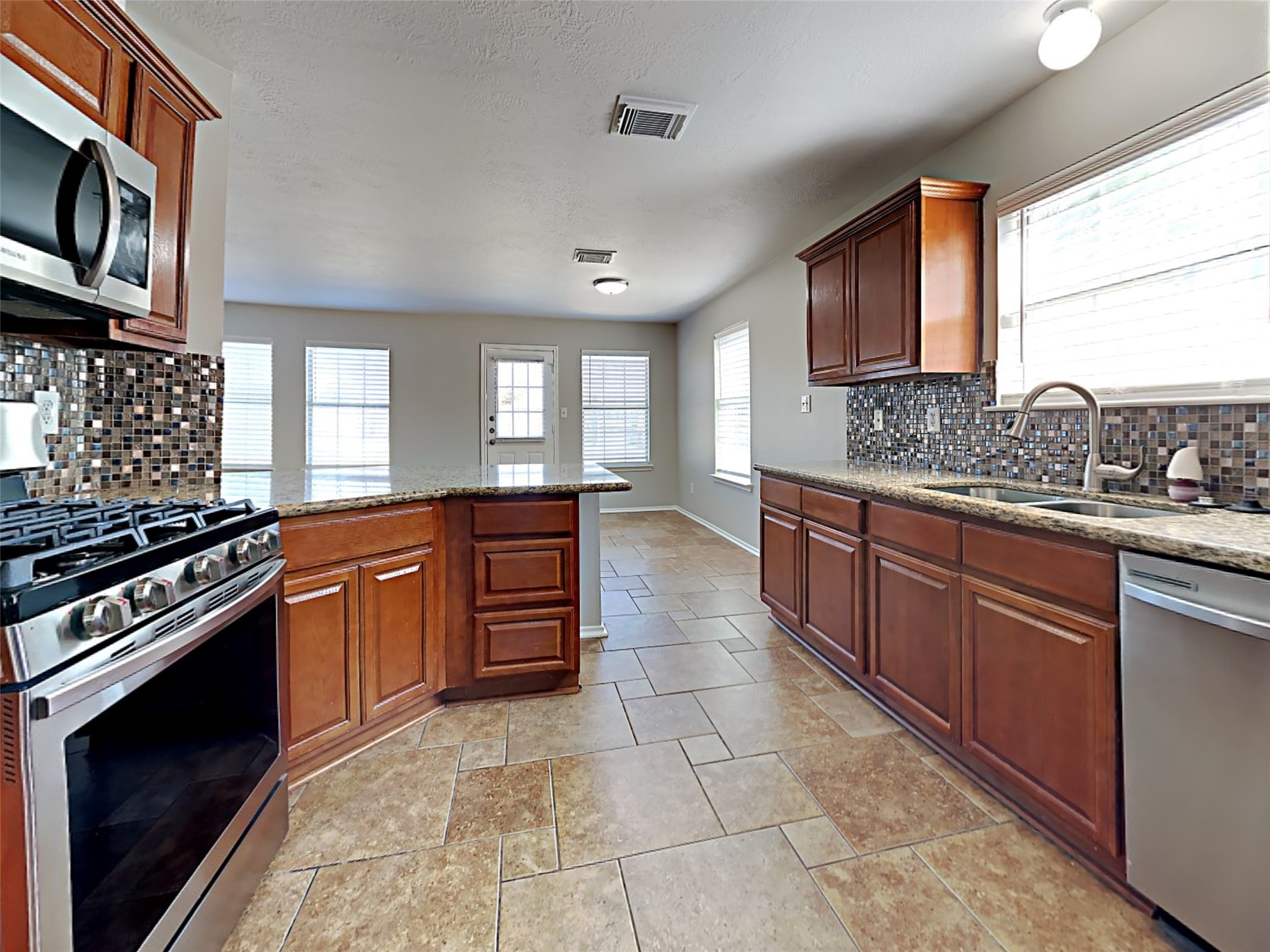 9218 Rosewell Court Property Photo 3