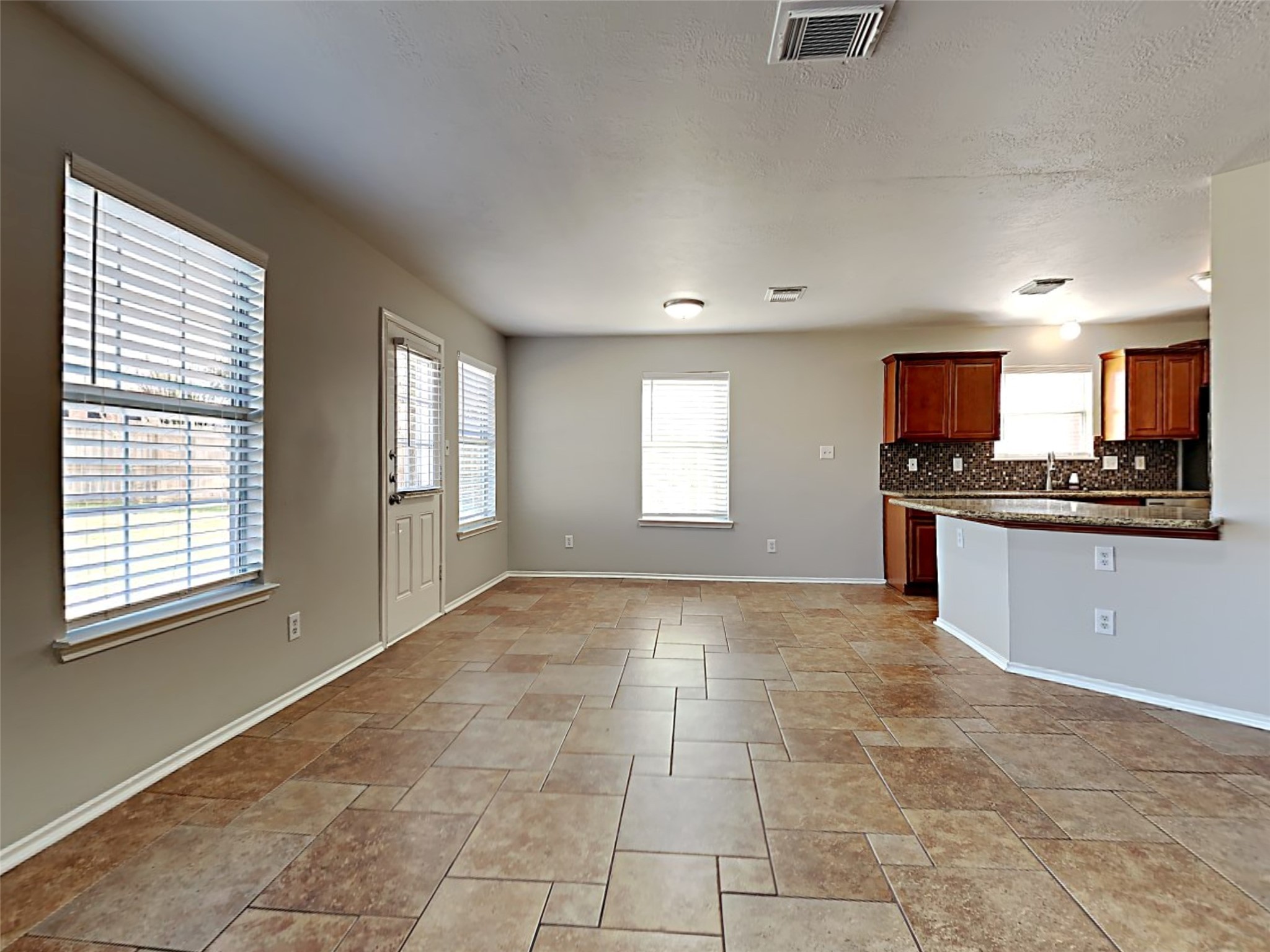 9218 Rosewell Court Property Photo 4