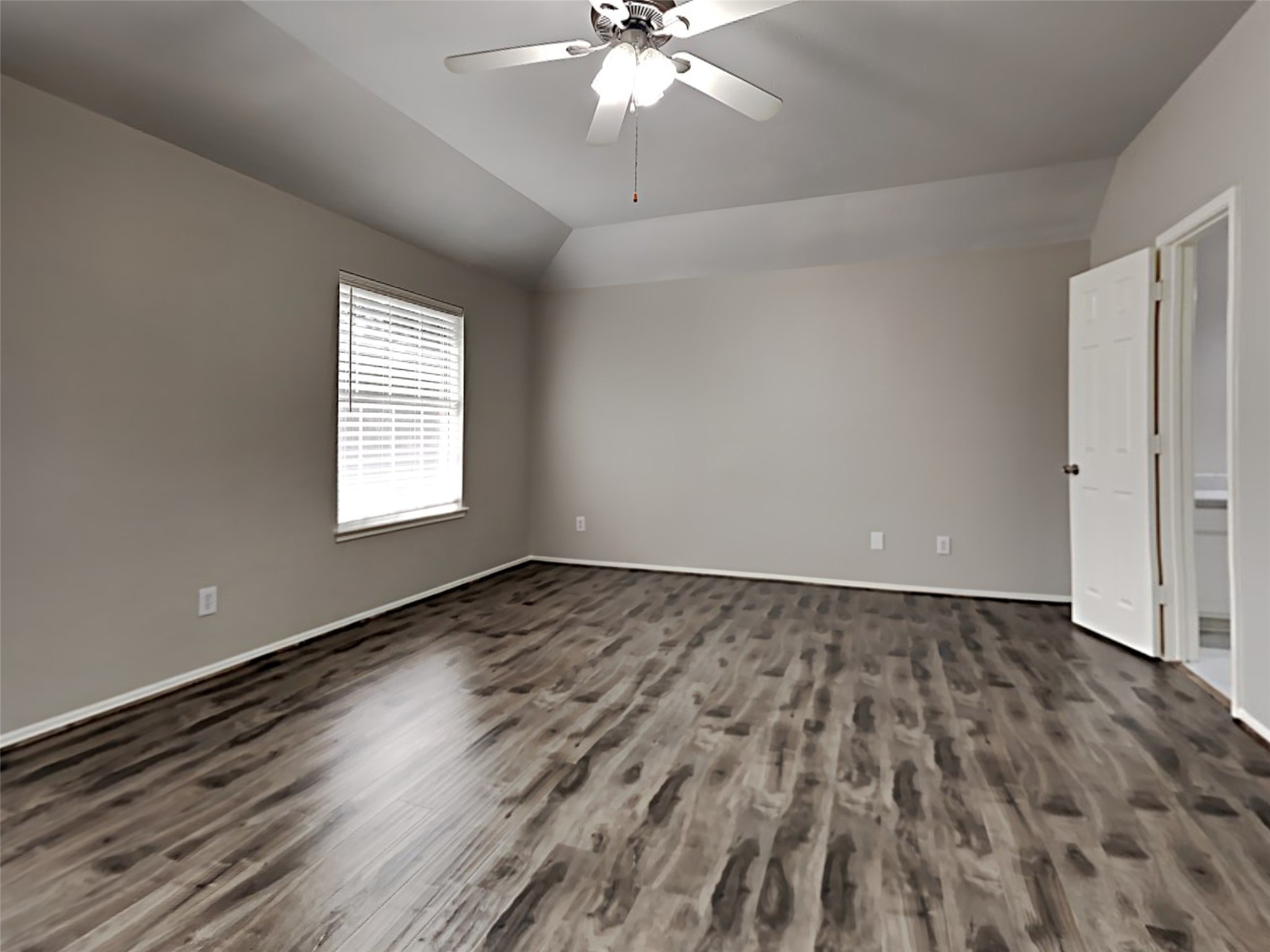 9218 Rosewell Court Property Photo 7