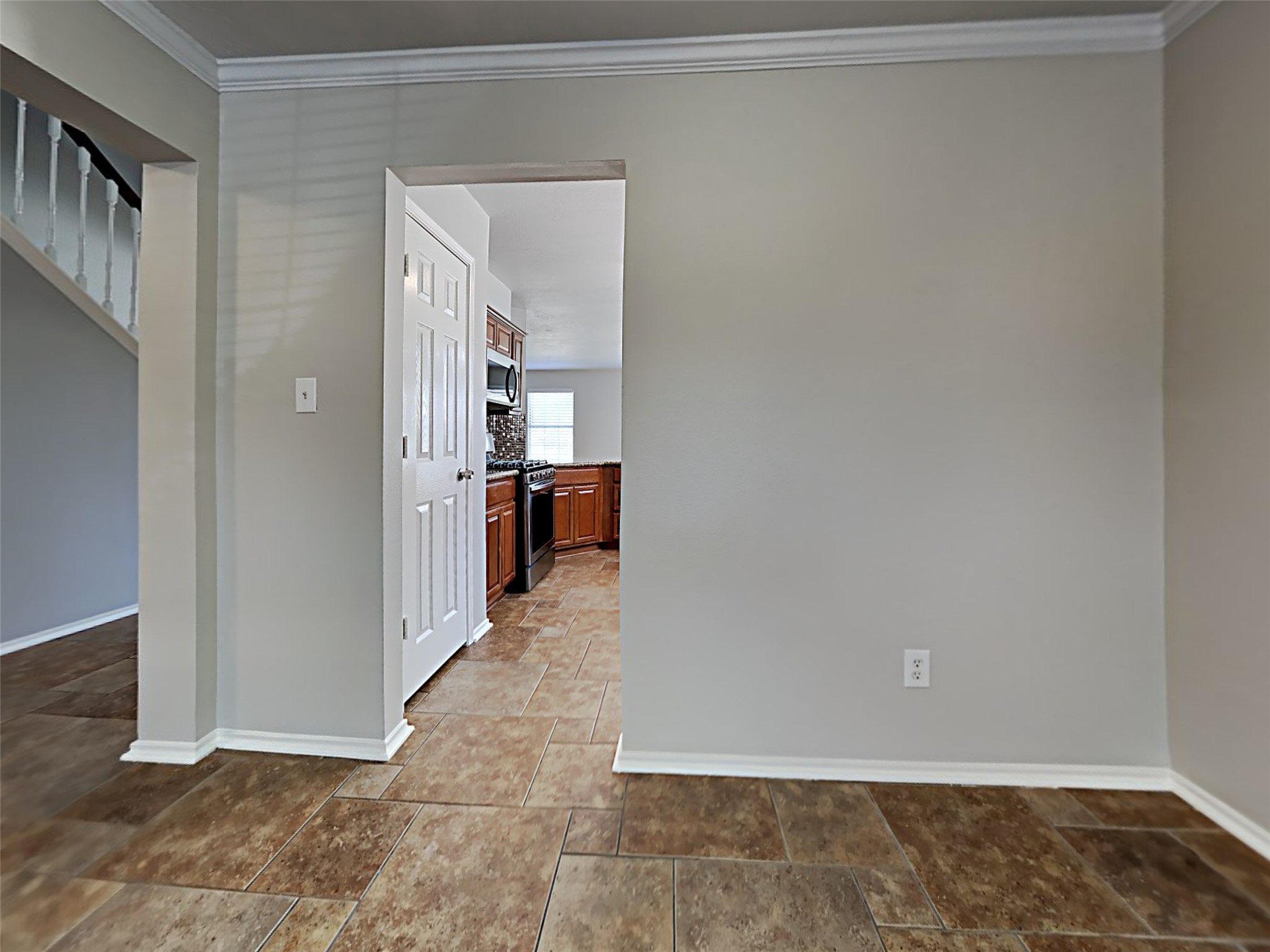 9218 Rosewell Court Property Photo 8