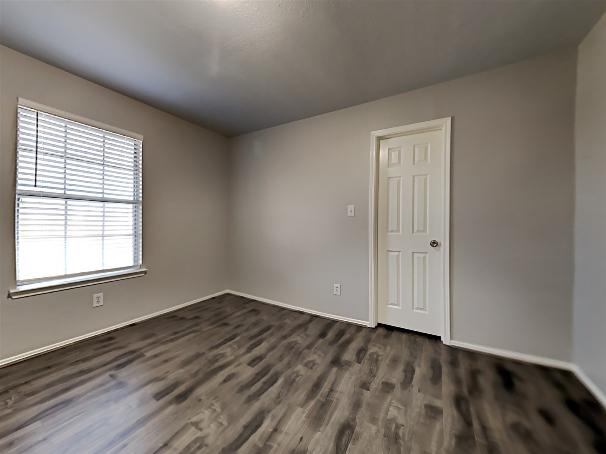 9218 Rosewell Court Property Photo 15