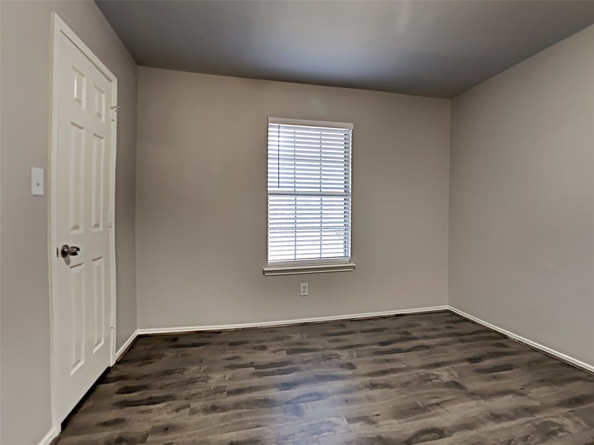 9218 Rosewell Court Property Photo 16