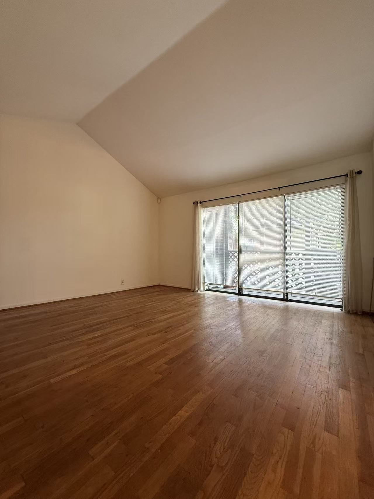 2829 Timmons Lane 176 Property Photo 8