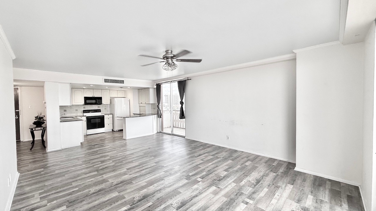 2016 Main Street 1202 Property Photo 6