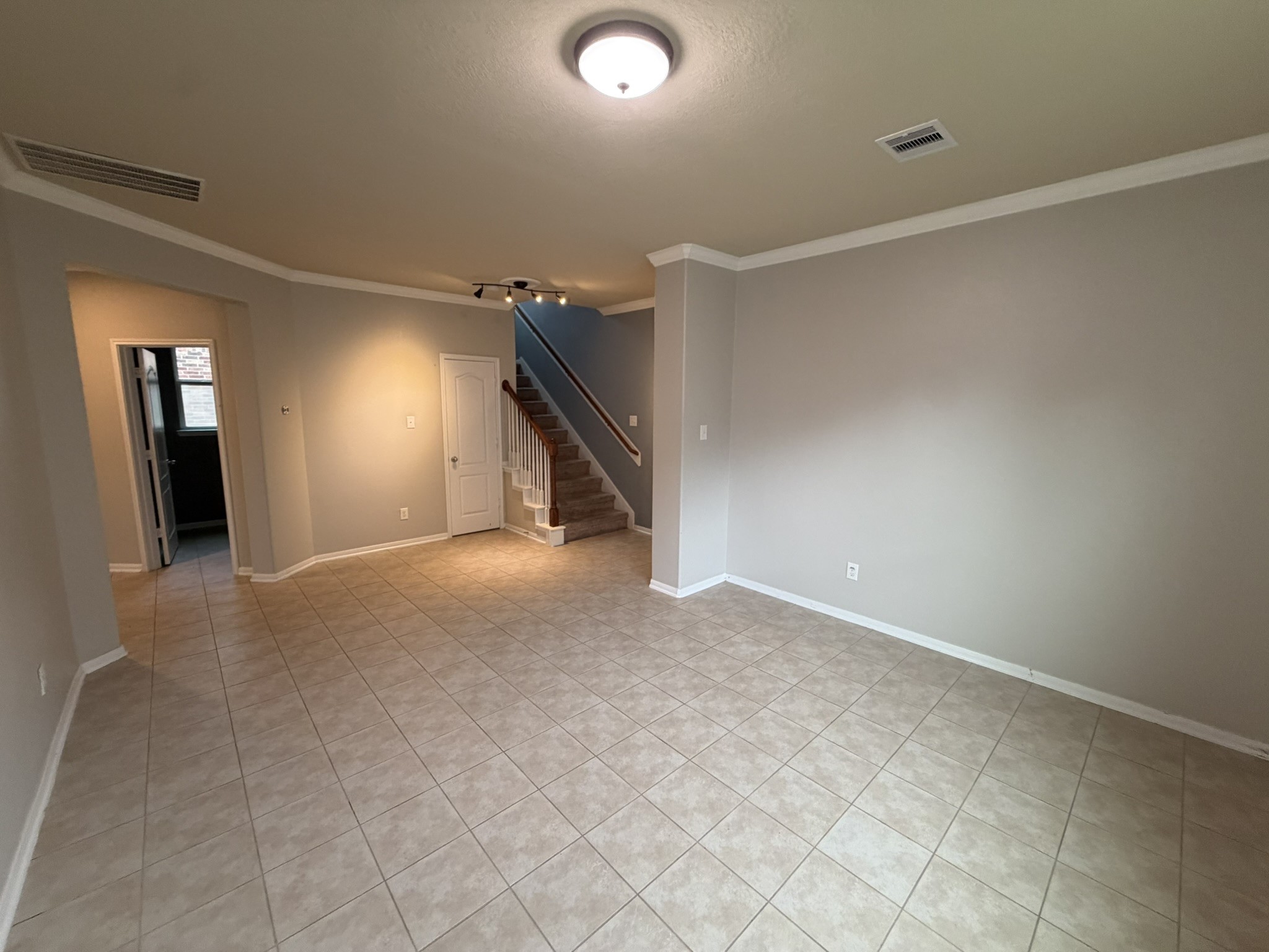 1310 Ainsley Way Drive Property Photo 4