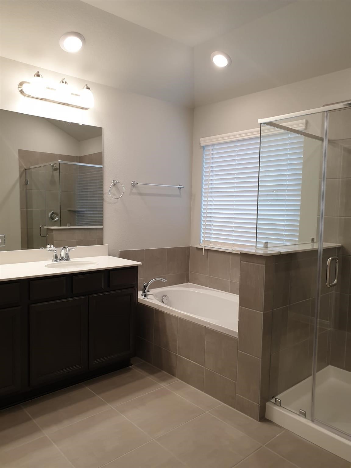511 Ellwood Terrace Lane Property Photo 9