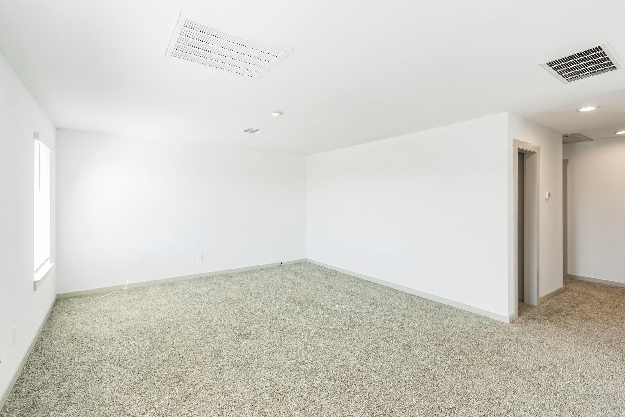 14415 Sweet Water Drive Property Photo 18