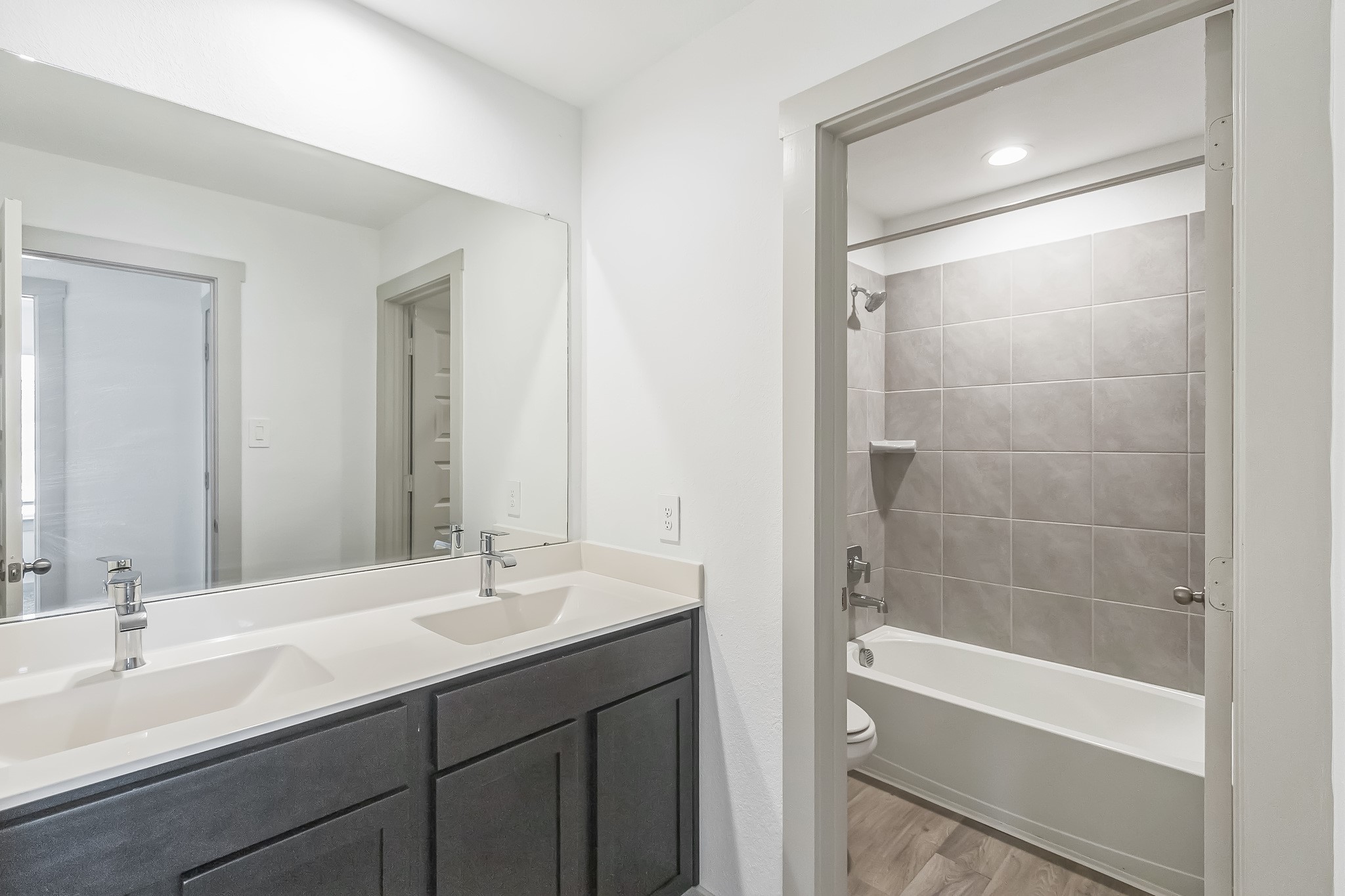 14415 Sweet Water Drive Property Photo 19
