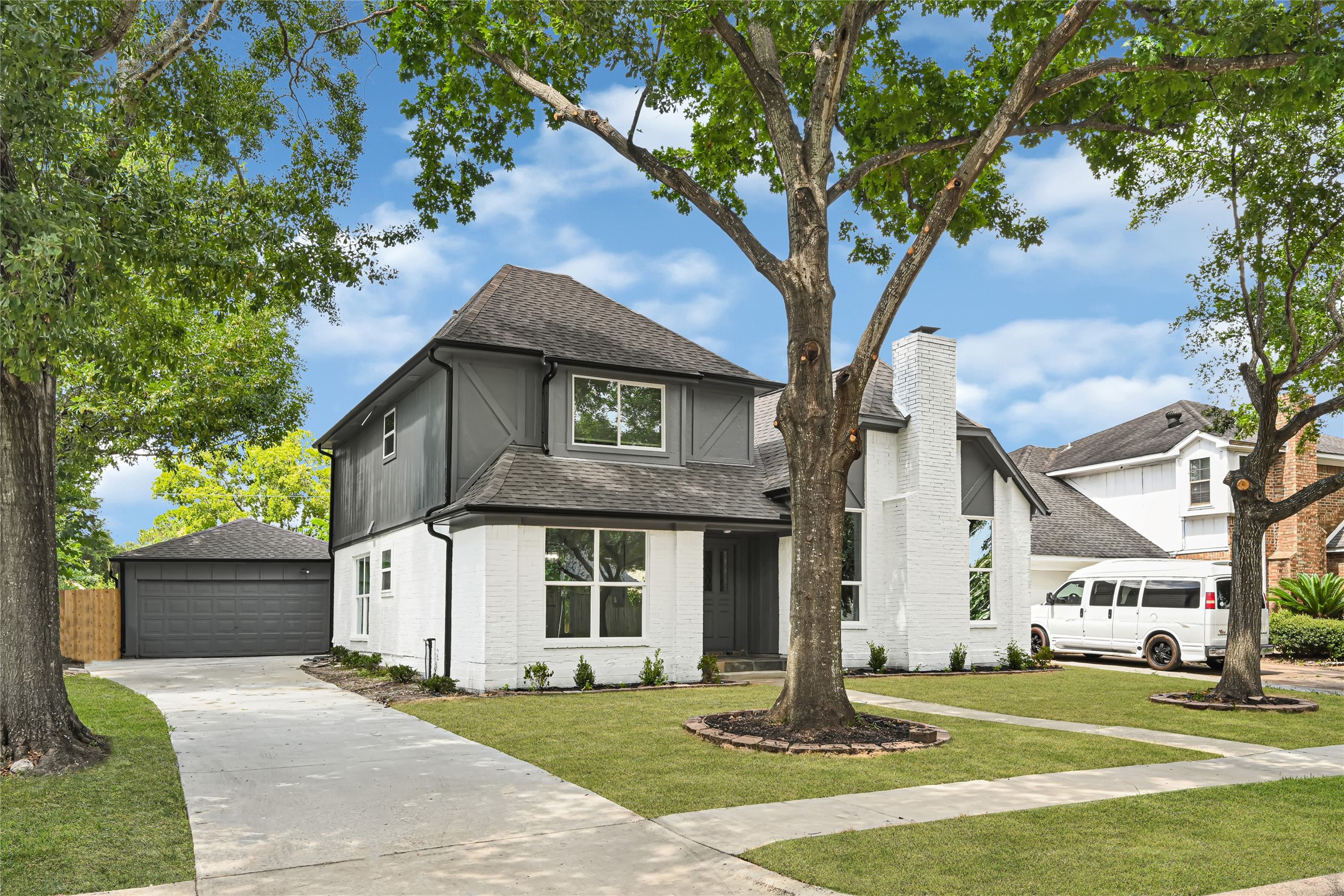 13042 Richmond Avenue Property Photo