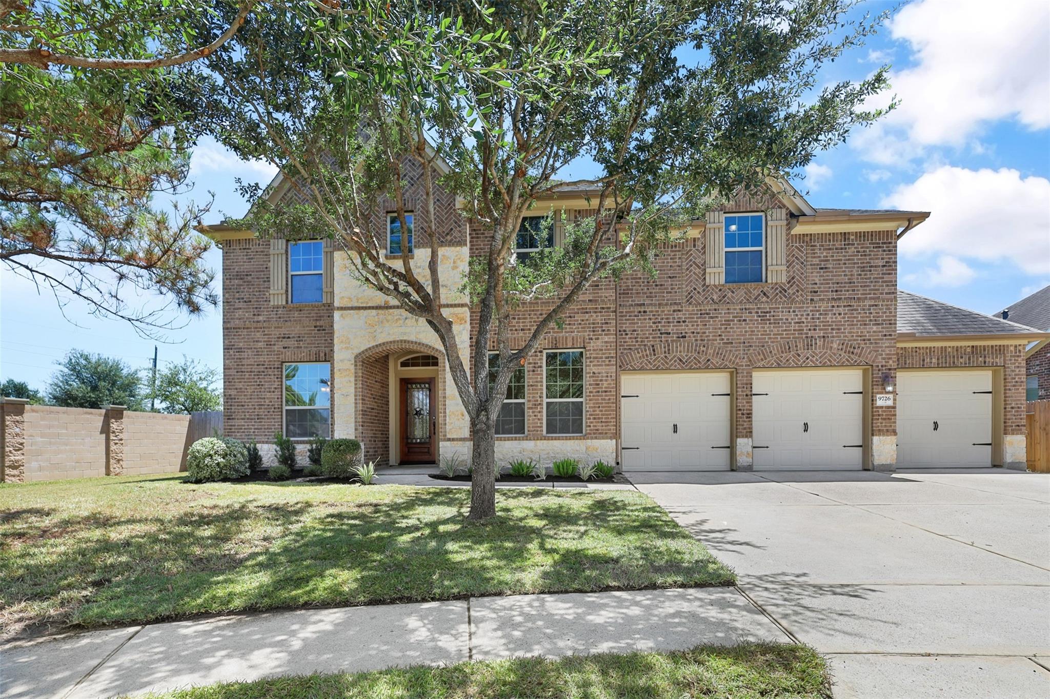 9726 Bonham Lakes Lane, Humble Tx 77396 Property Photo 2