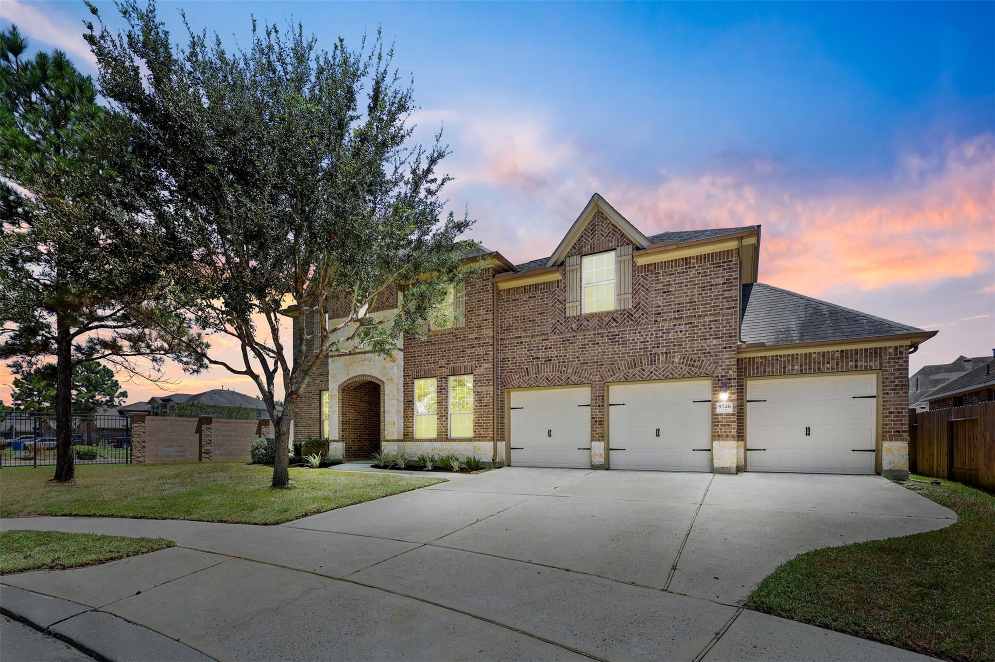 9726 Bonham Lakes Lane, Humble Tx 77396 Property Photo 3