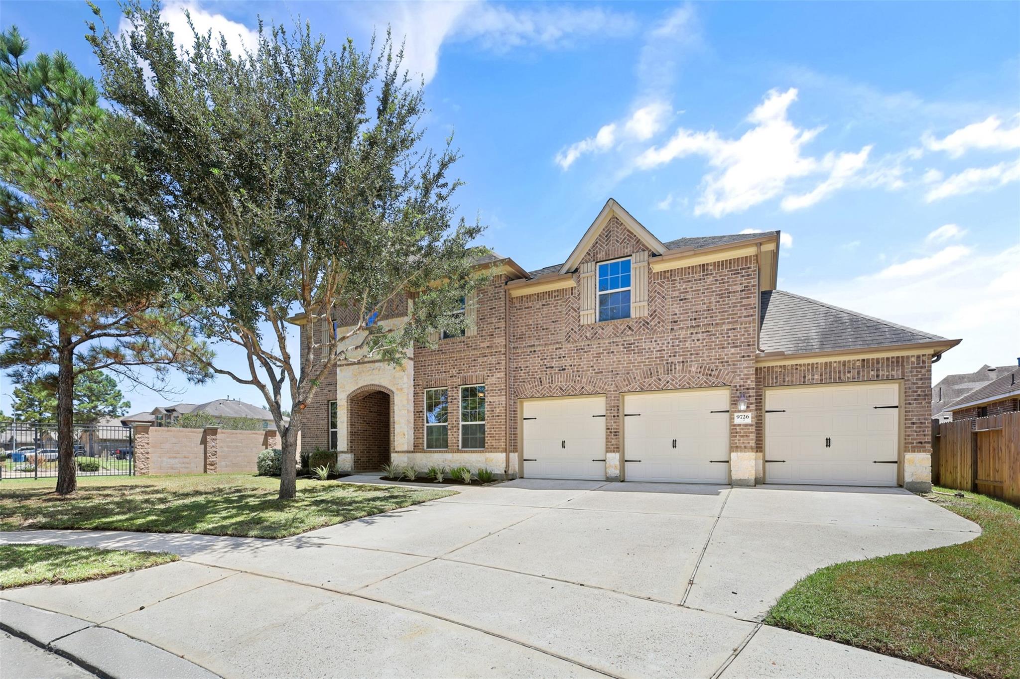 9726 Bonham Lakes Lane, Humble Tx 77396 Property Photo 4
