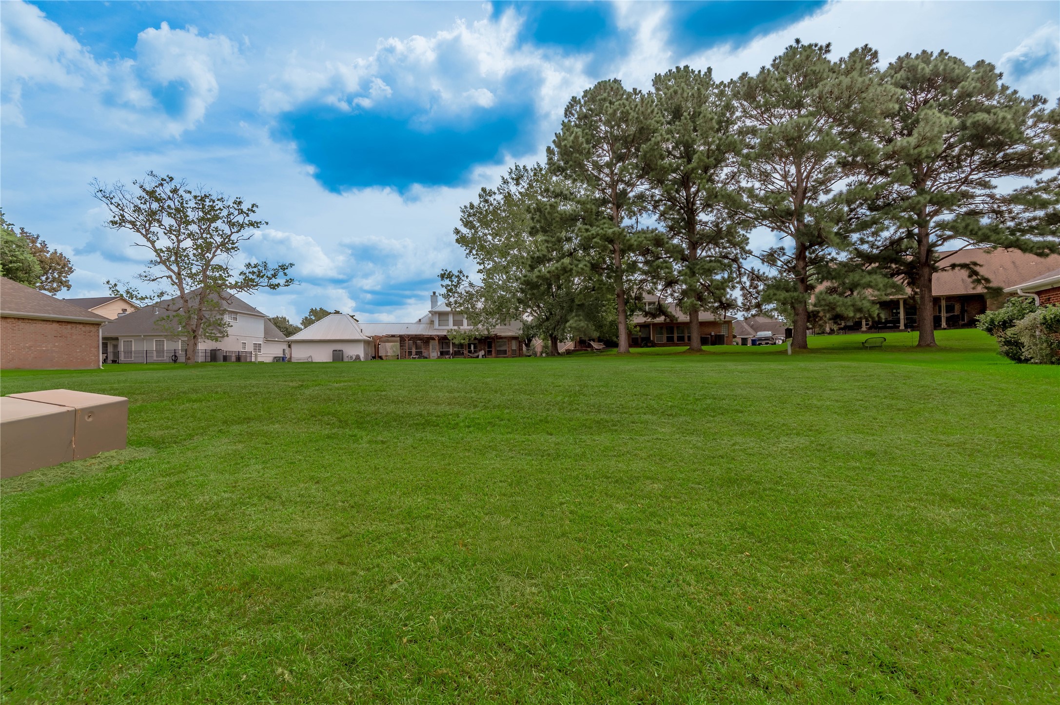 1410 W Lake Shores Property Photo 4